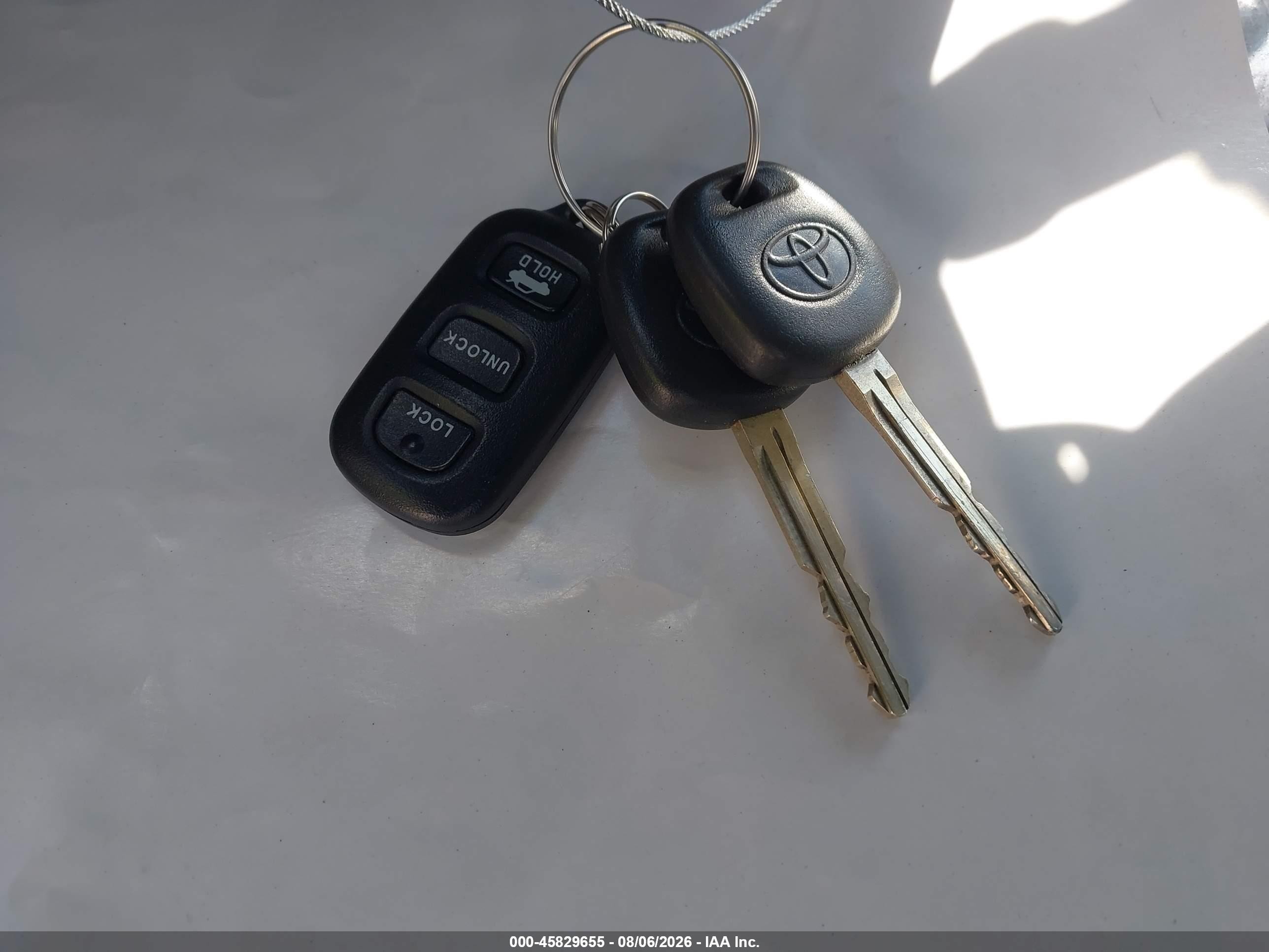 2004 Toyota Camry Xle Silver vin: 4T1BE30K14U848587