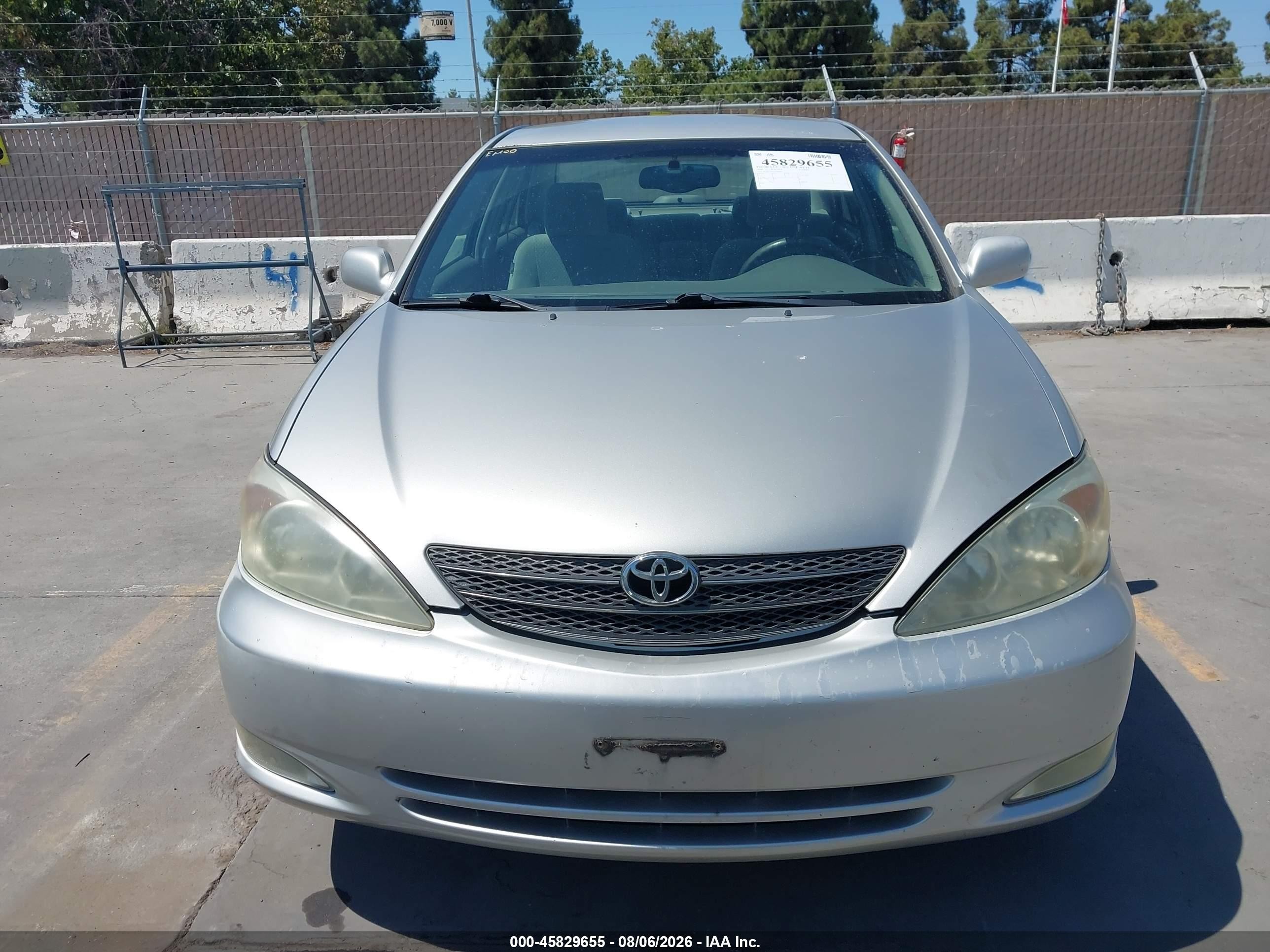 2004 Toyota Camry Xle Silver vin: 4T1BE30K14U848587