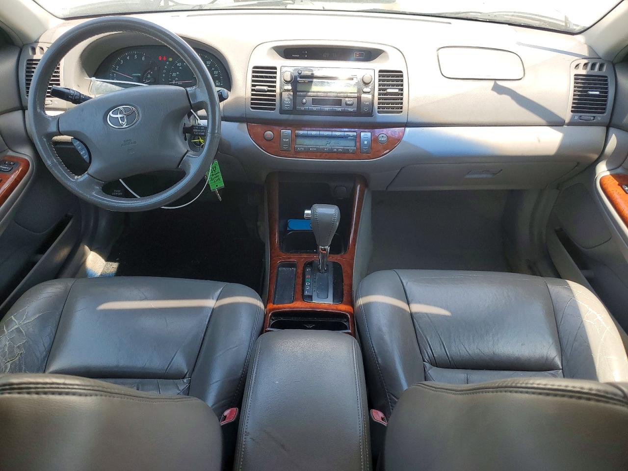 2004 Toyota Camry Xle Silver vin: 4T1BE30K14U850422