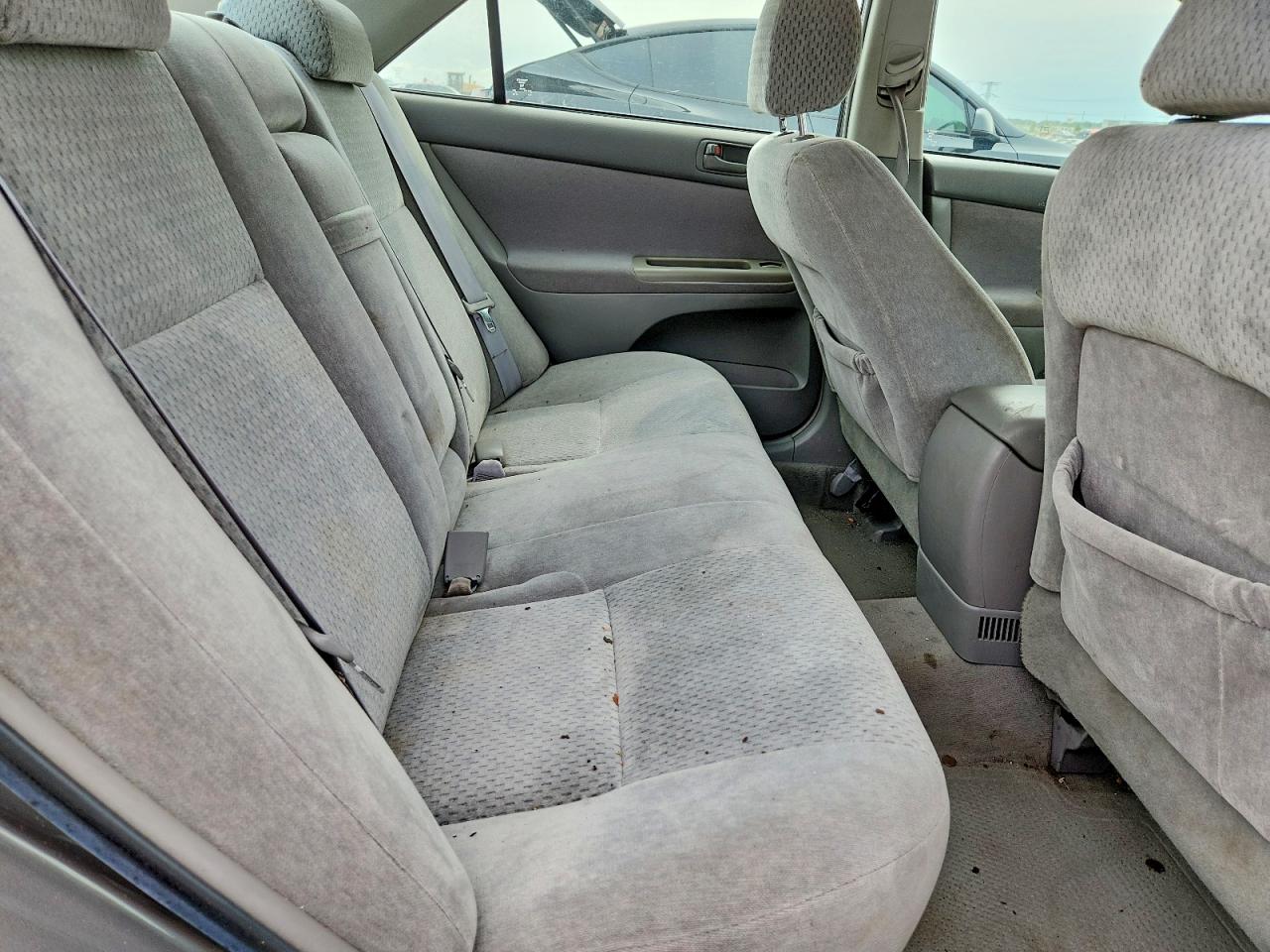 2004 Toyota Camry Le Gray vin: 4T1BE30K14U859671
