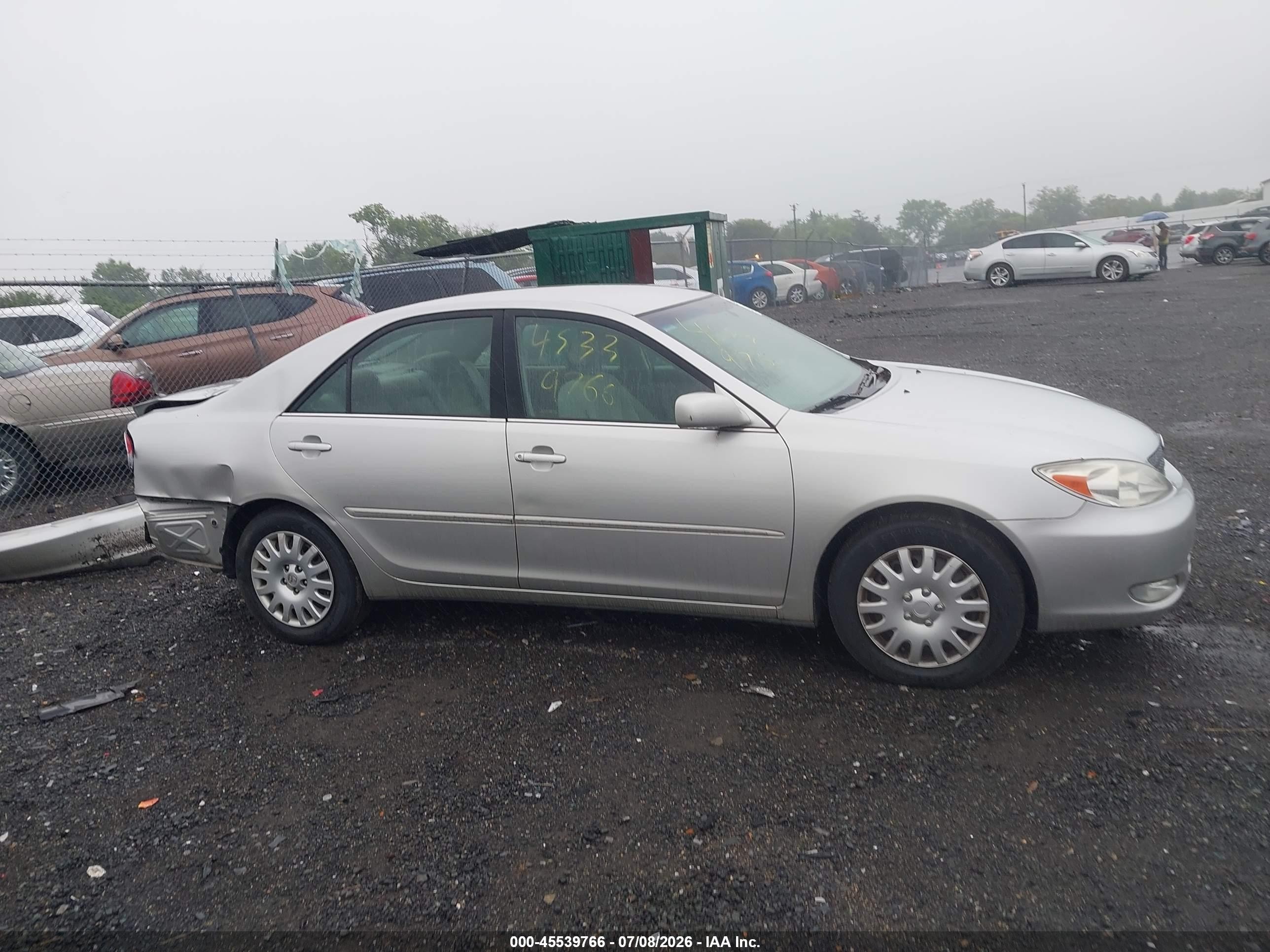 2004 Toyota Camry Xle Silver vin: 4T1BE30K14U861324