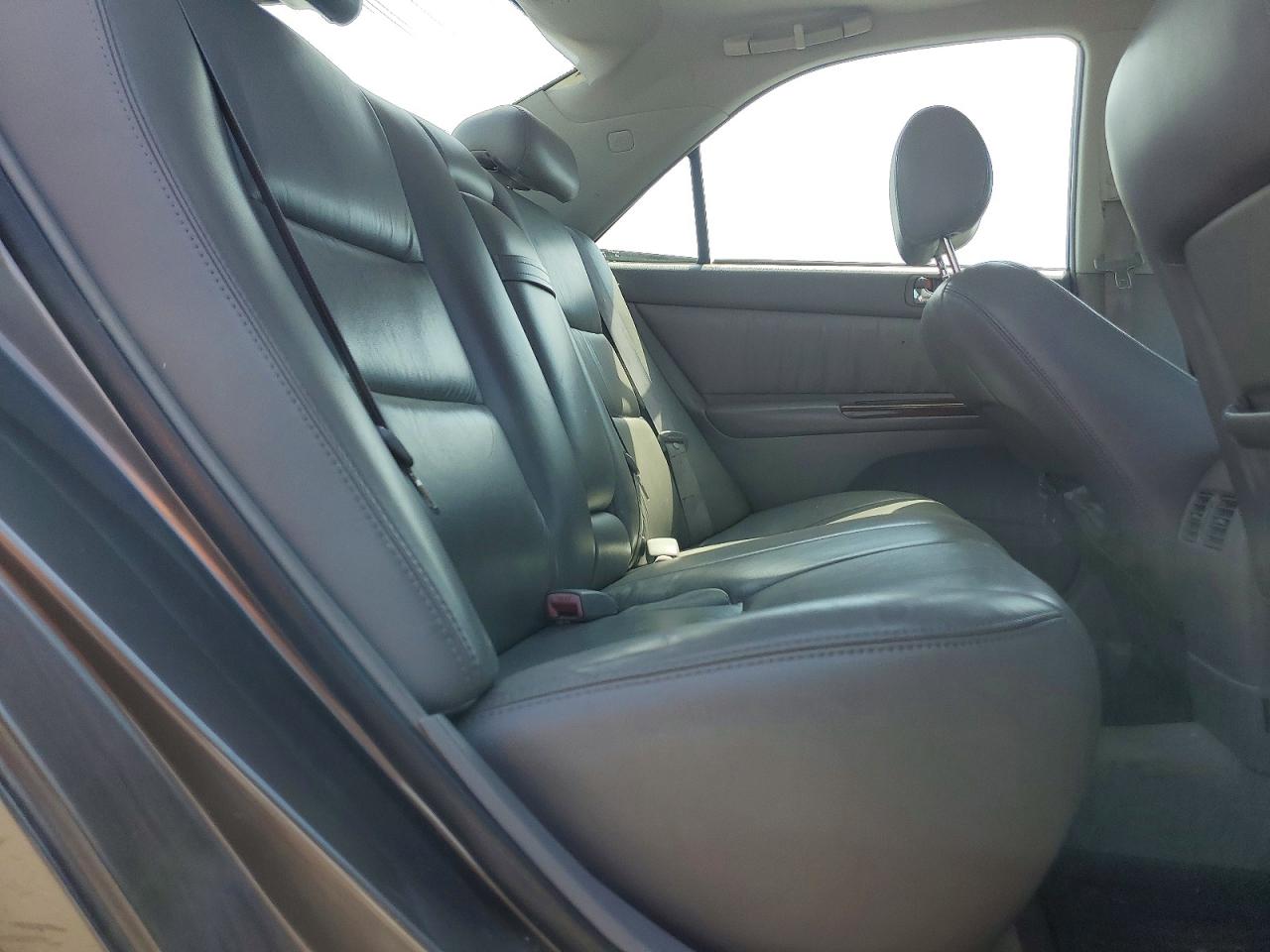 2004 Toyota Camry Xle Tan vin: 4T1BE30K14U897532