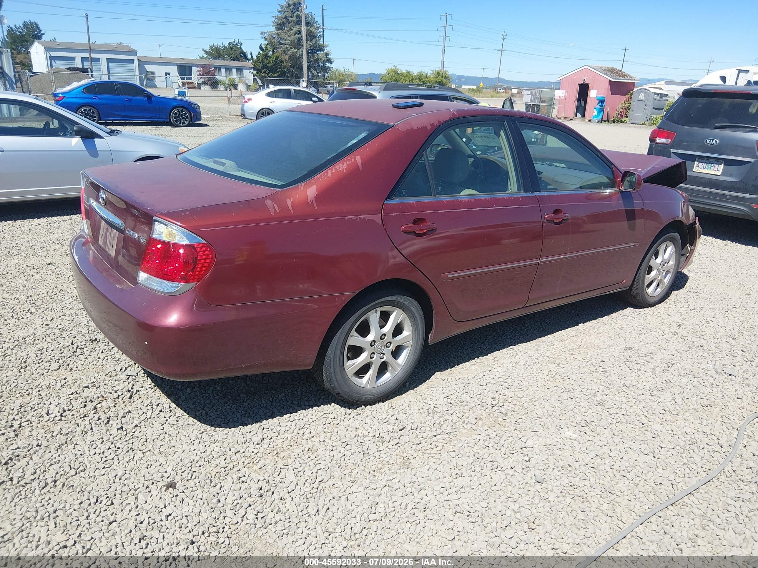 2005 Toyota Camry Xle Красный vin: 4T1BE30K15U051824