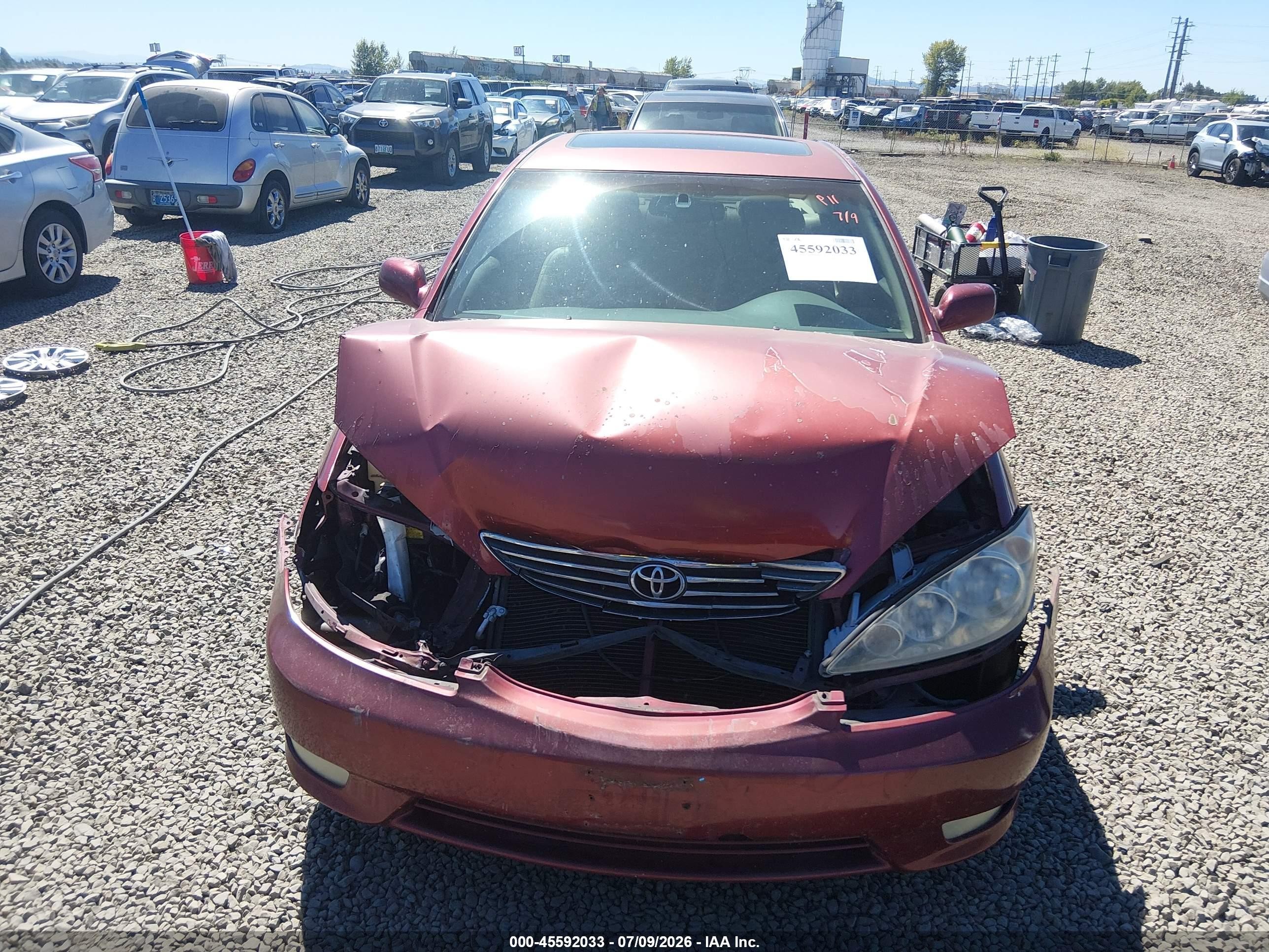 2005 Toyota Camry Xle Красный vin: 4T1BE30K15U051824