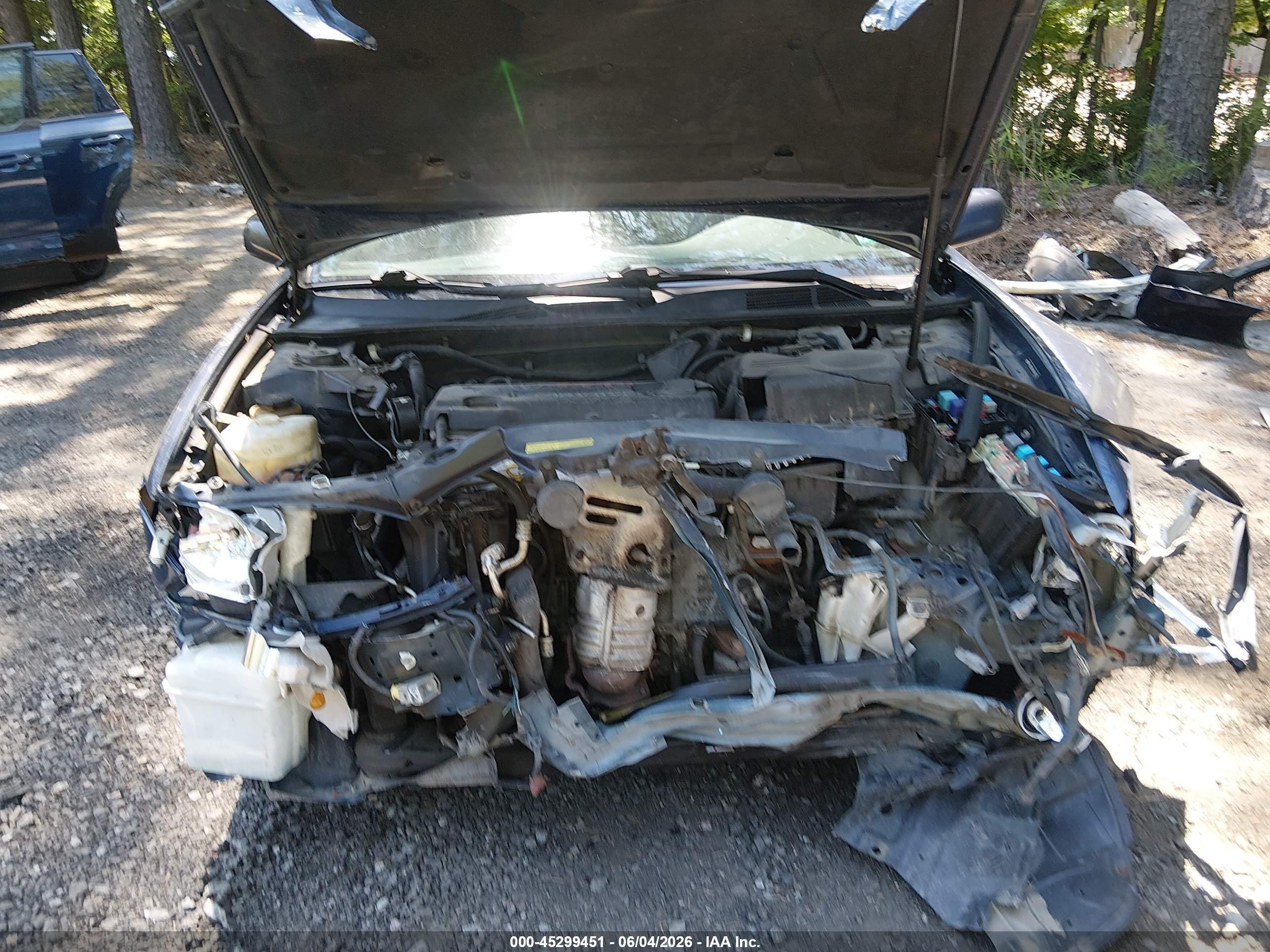 2005 Toyota Camry Le Blue vin: 4T1BE30K15U102612