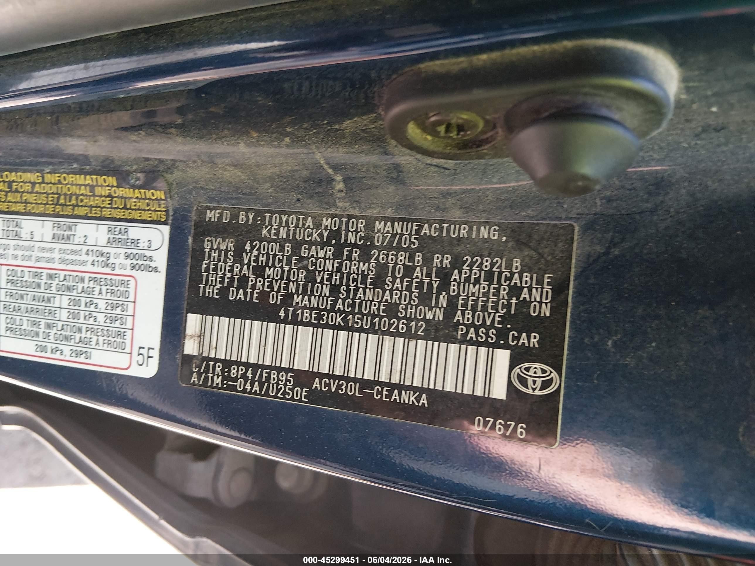 2005 Toyota Camry Le Blue vin: 4T1BE30K15U102612