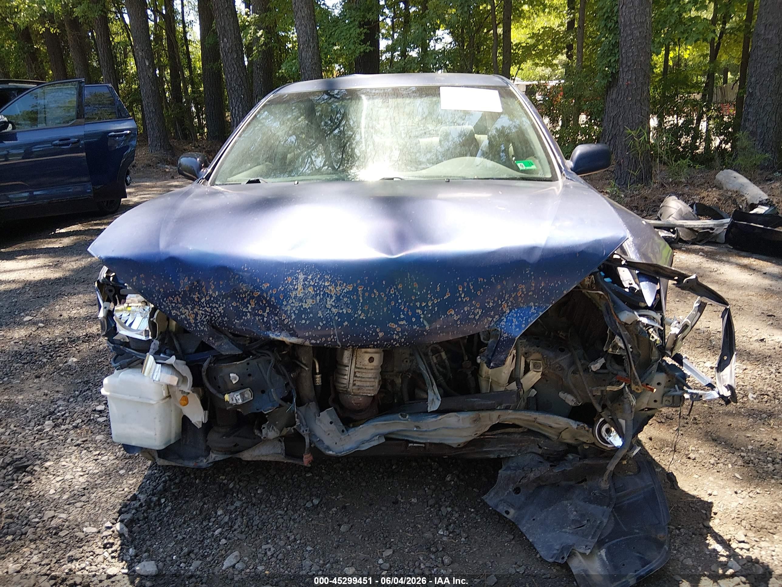 2005 Toyota Camry Le Blue vin: 4T1BE30K15U102612