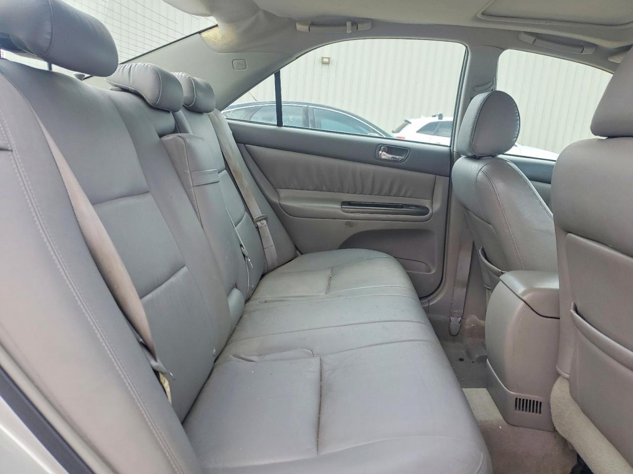 2005 Toyota Camry Le Silver vin: 4T1BE30K15U513198
