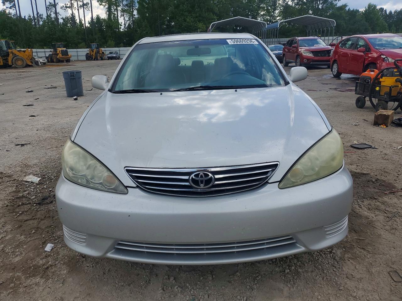 2005 Toyota Camry Le Silver vin: 4T1BE30K15U513198