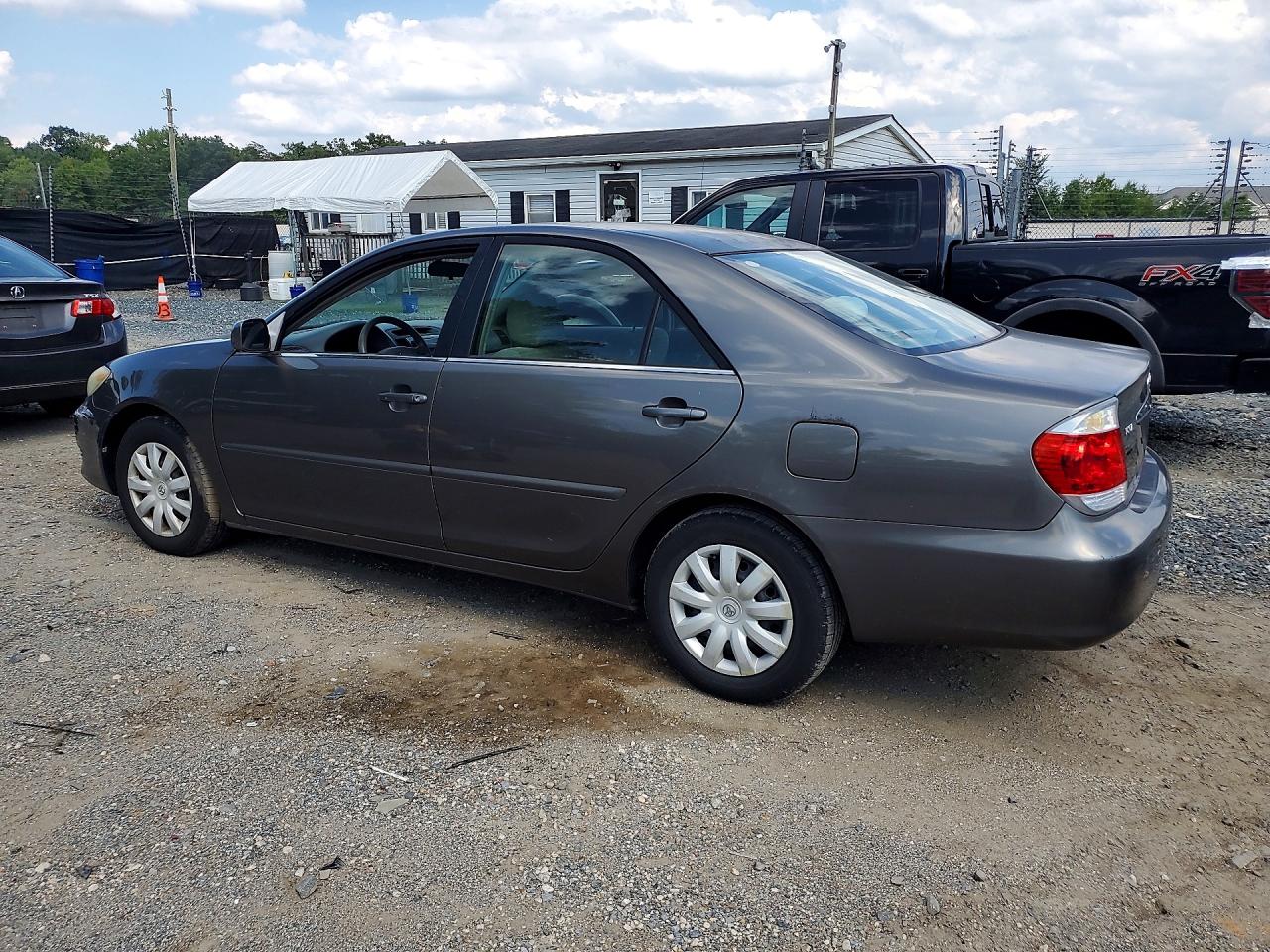 2005 Toyota Camry Le Gray vin: 4T1BE30K15U515937