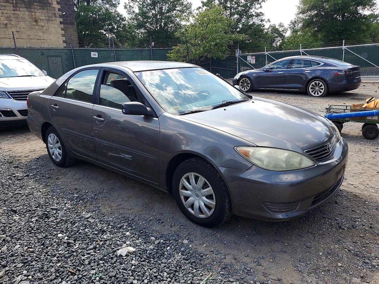 2005 Toyota Camry Le Gray vin: 4T1BE30K15U515937