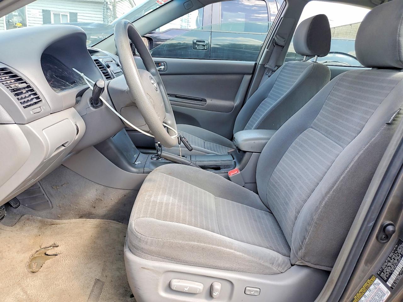 2005 Toyota Camry Le Gray vin: 4T1BE30K15U515937