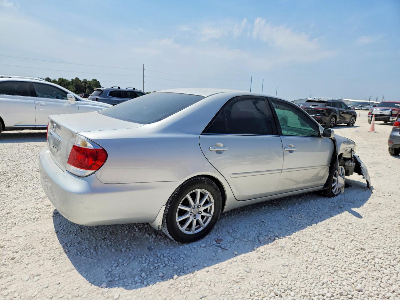 2005 Toyota Camry Le Серебряный vin: 4T1BE30K15U563924