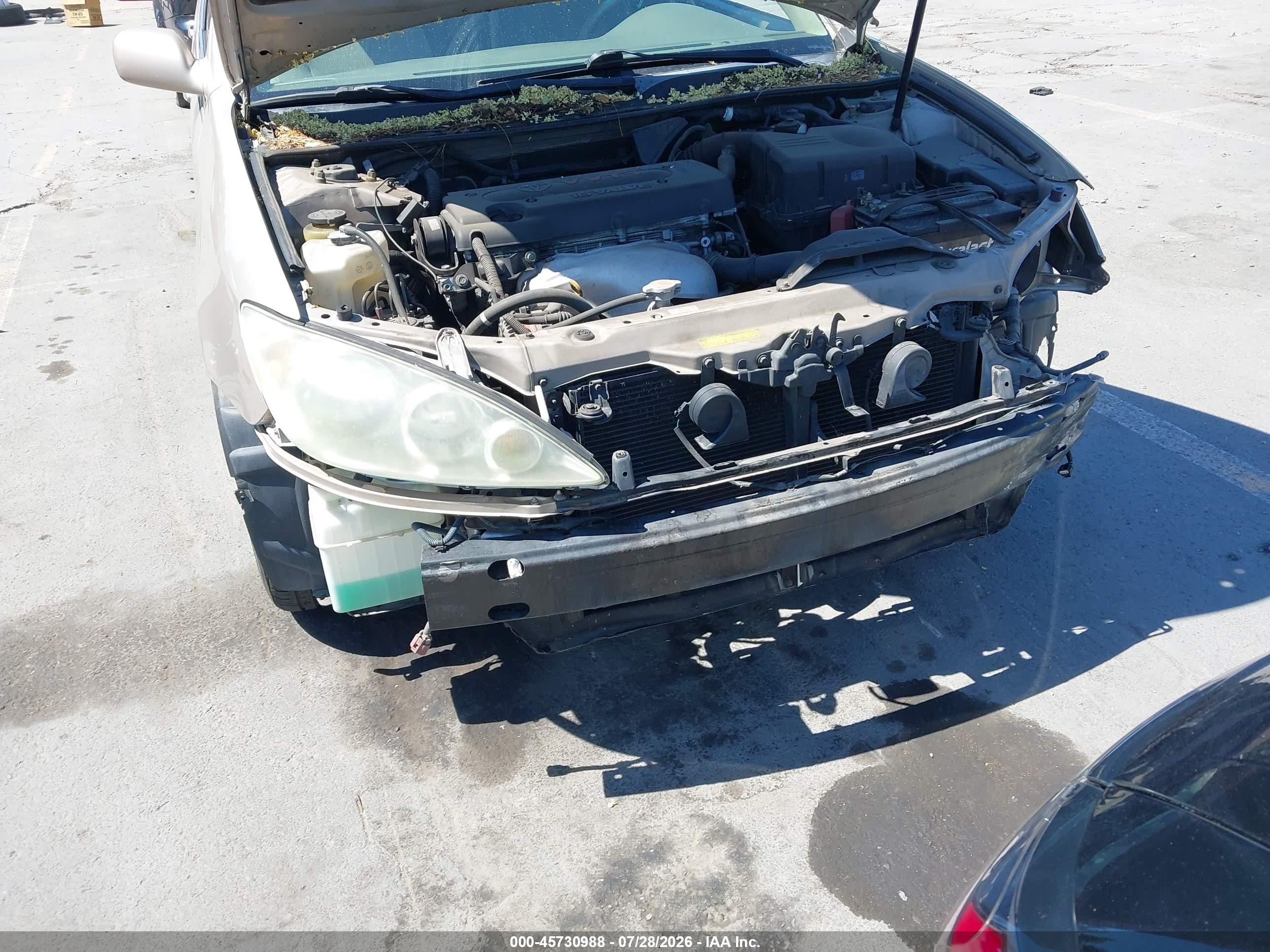 2005 Toyota Camry Le Champagne vin: 4T1BE30K15U608408