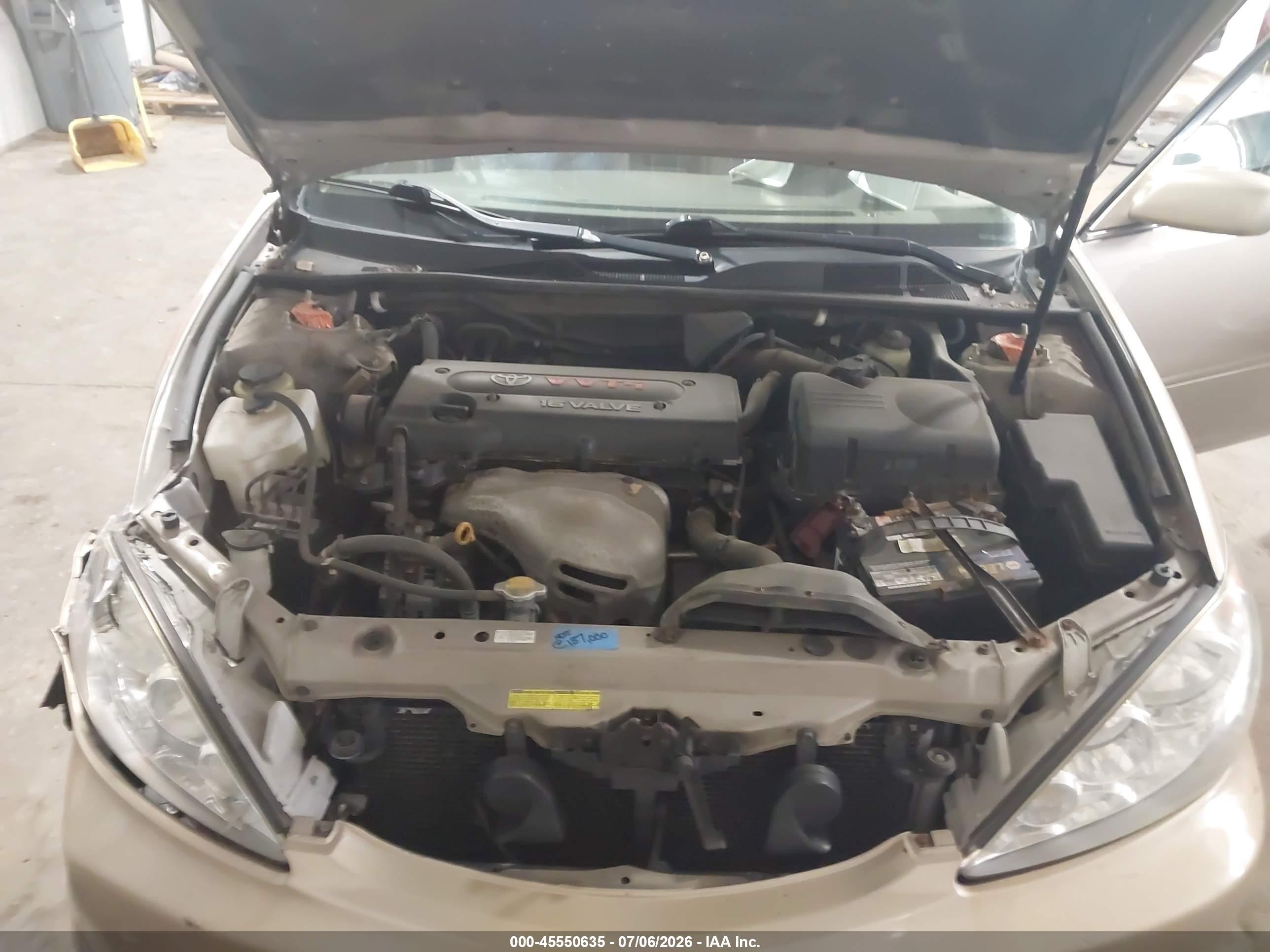 2005 Toyota Camry Le Gold vin: 4T1BE30K15U627377