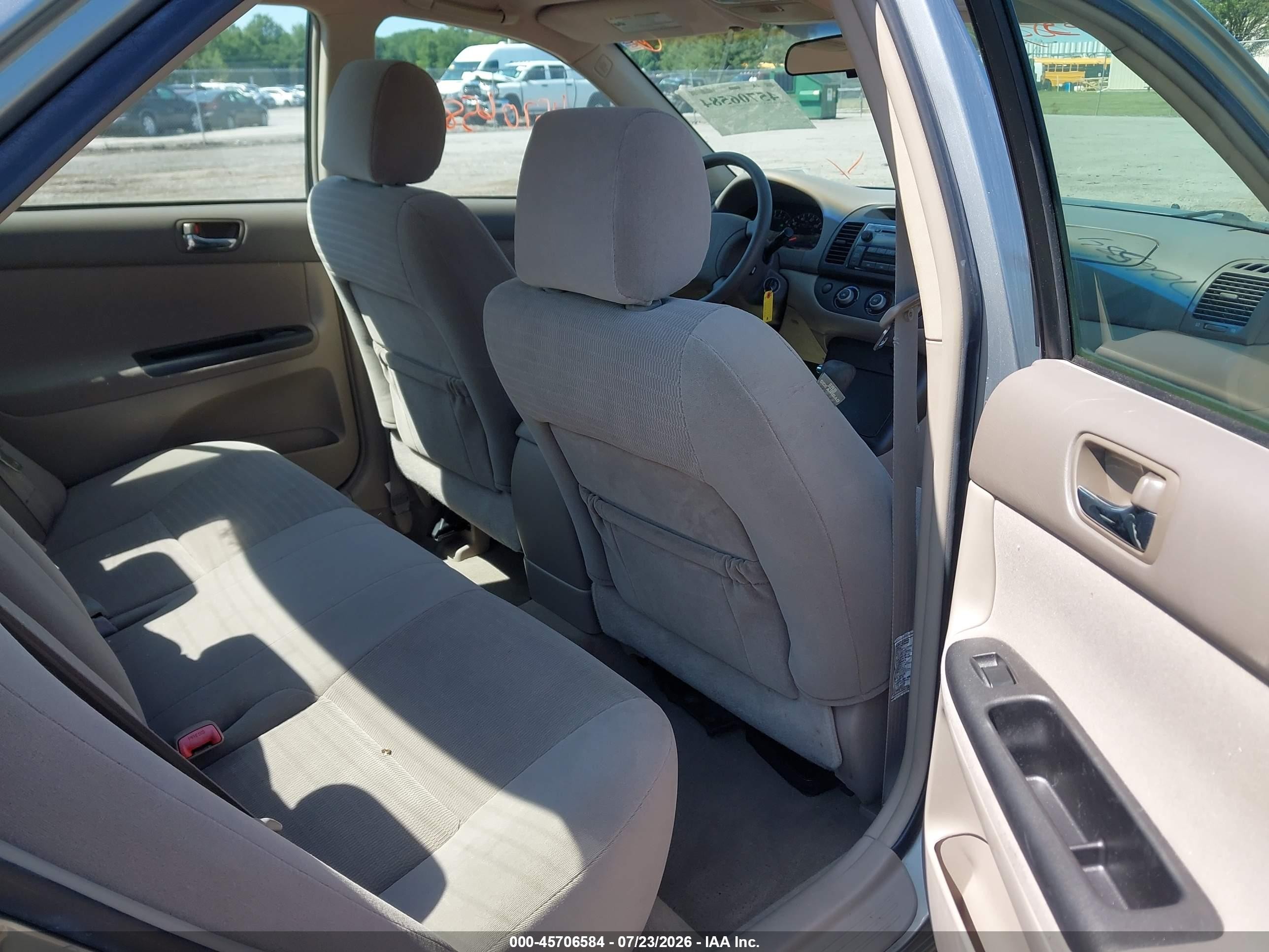 2005 Toyota Camry Le Серебряный vin: 4T1BE30K15U635379