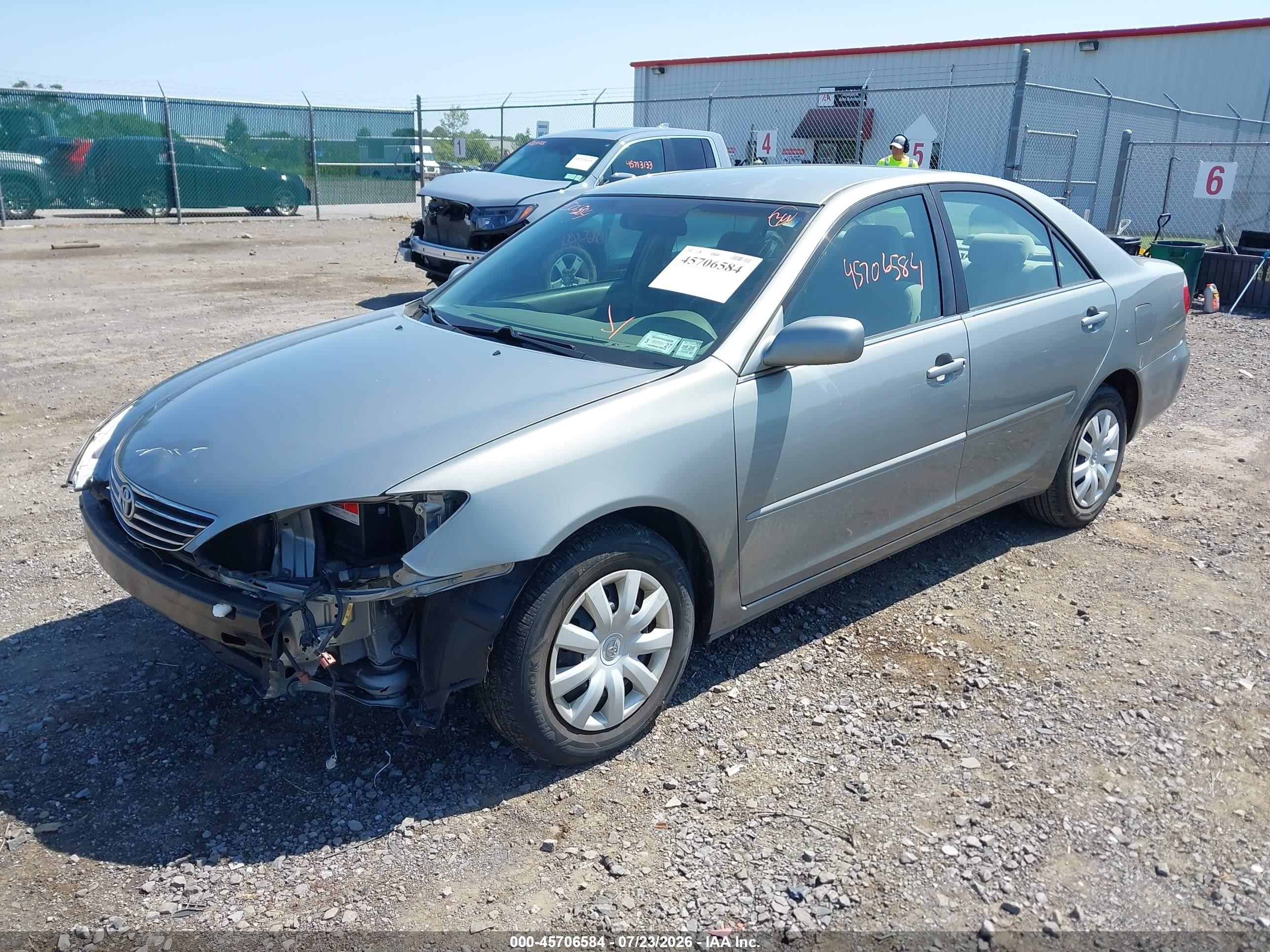 2005 Toyota Camry Le Серебряный vin: 4T1BE30K15U635379