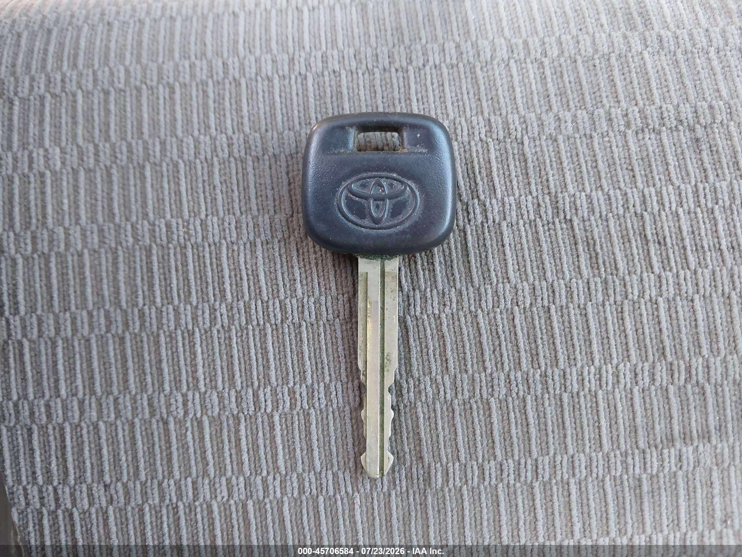 2005 Toyota Camry Le Серебряный vin: 4T1BE30K15U635379