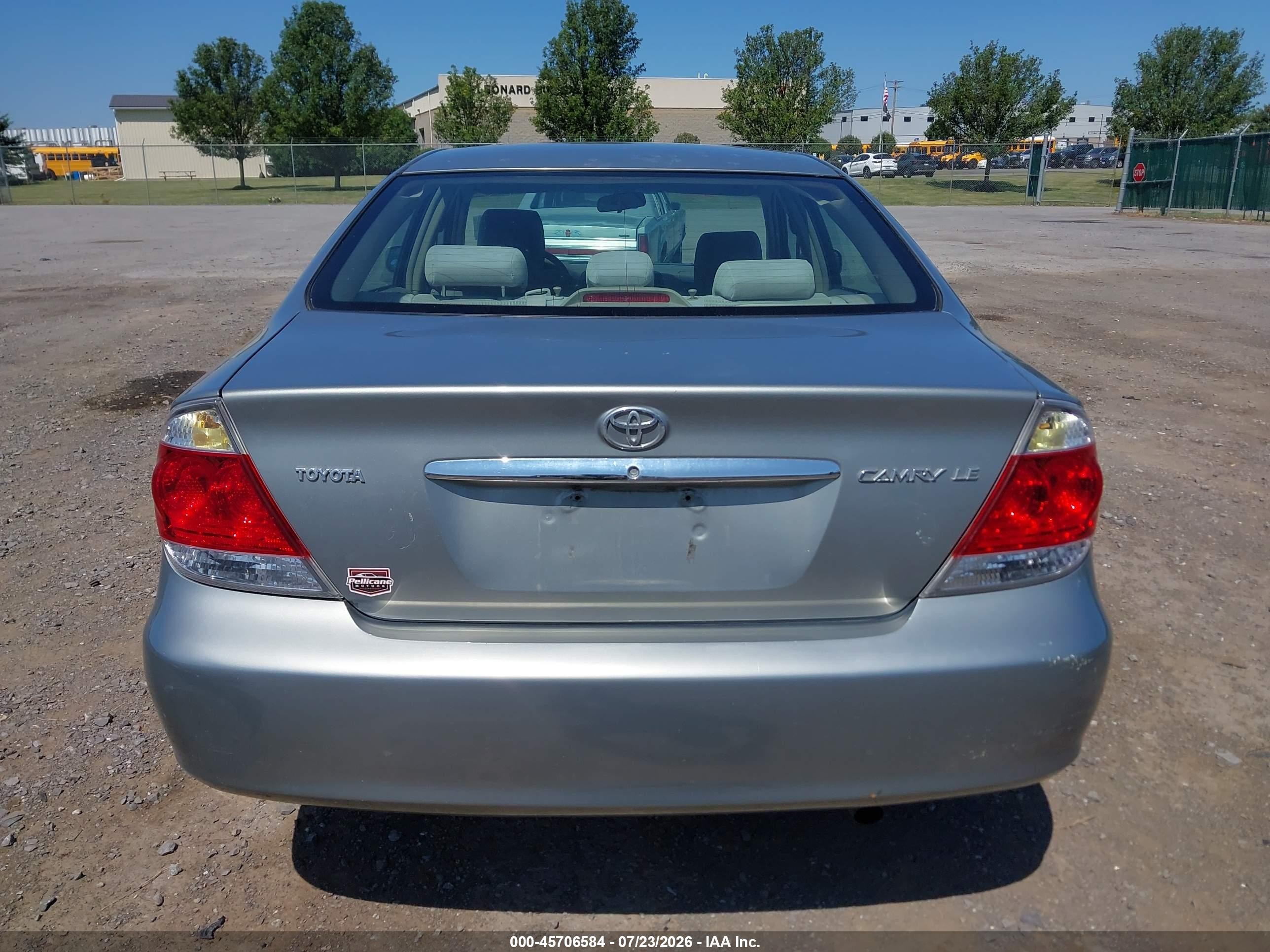 2005 Toyota Camry Le Серебряный vin: 4T1BE30K15U635379