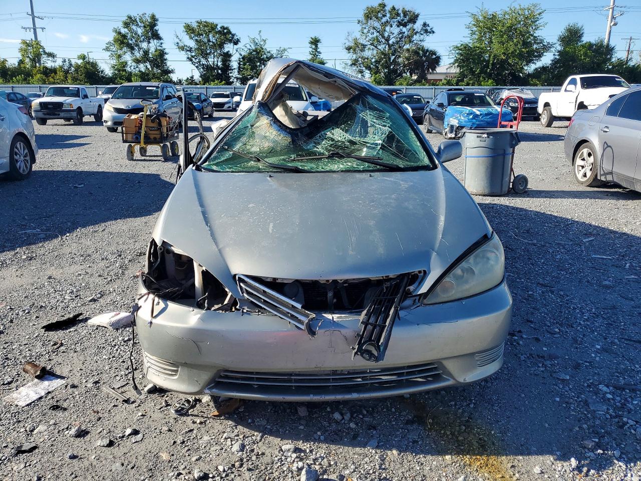 2005 Toyota Camry Le Gray vin: 4T1BE30K15U996160