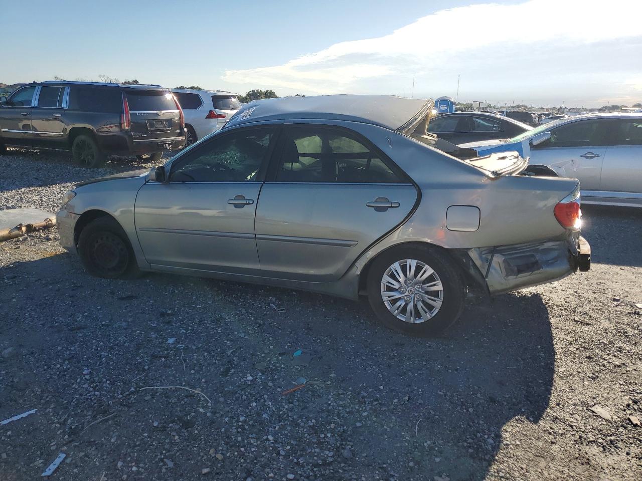 2005 Toyota Camry Le Gray vin: 4T1BE30K15U996160