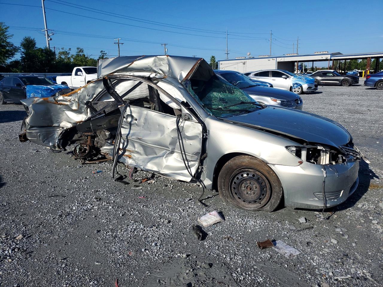 2005 Toyota Camry Le Gray vin: 4T1BE30K15U996160