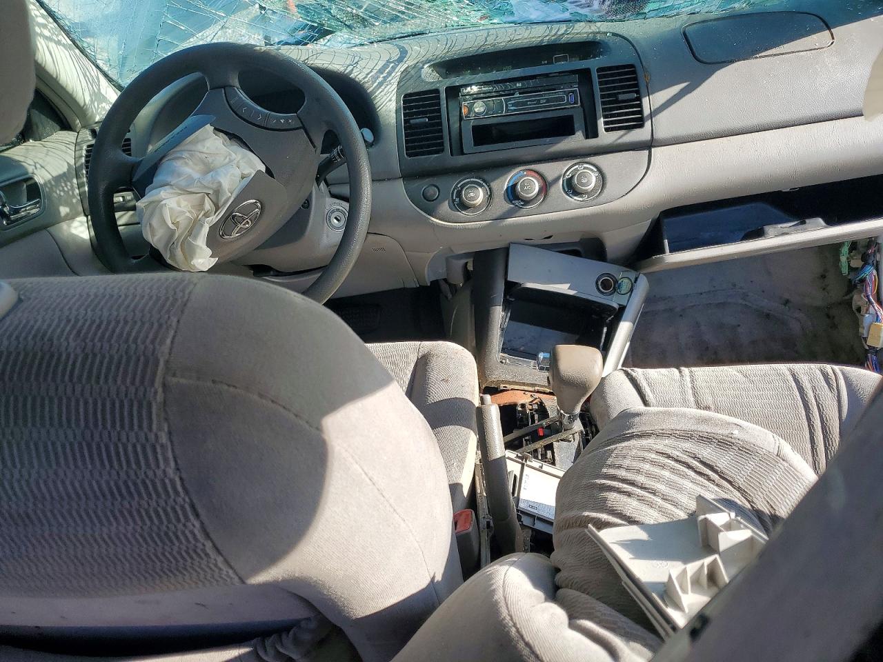 2005 Toyota Camry Le Gray vin: 4T1BE30K15U996160