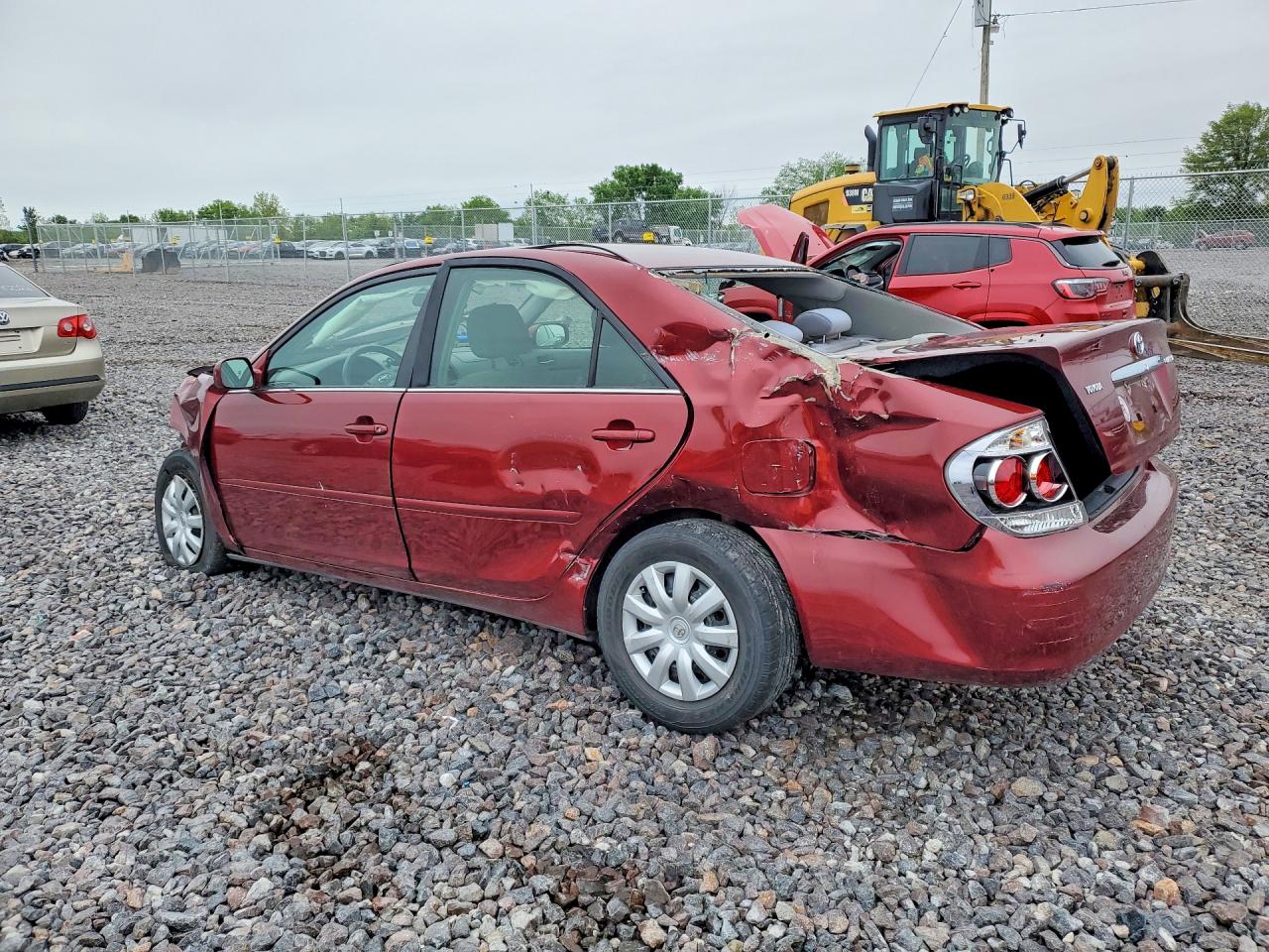 2006 Toyota Camry Le Red vin: 4T1BE30K16U154758