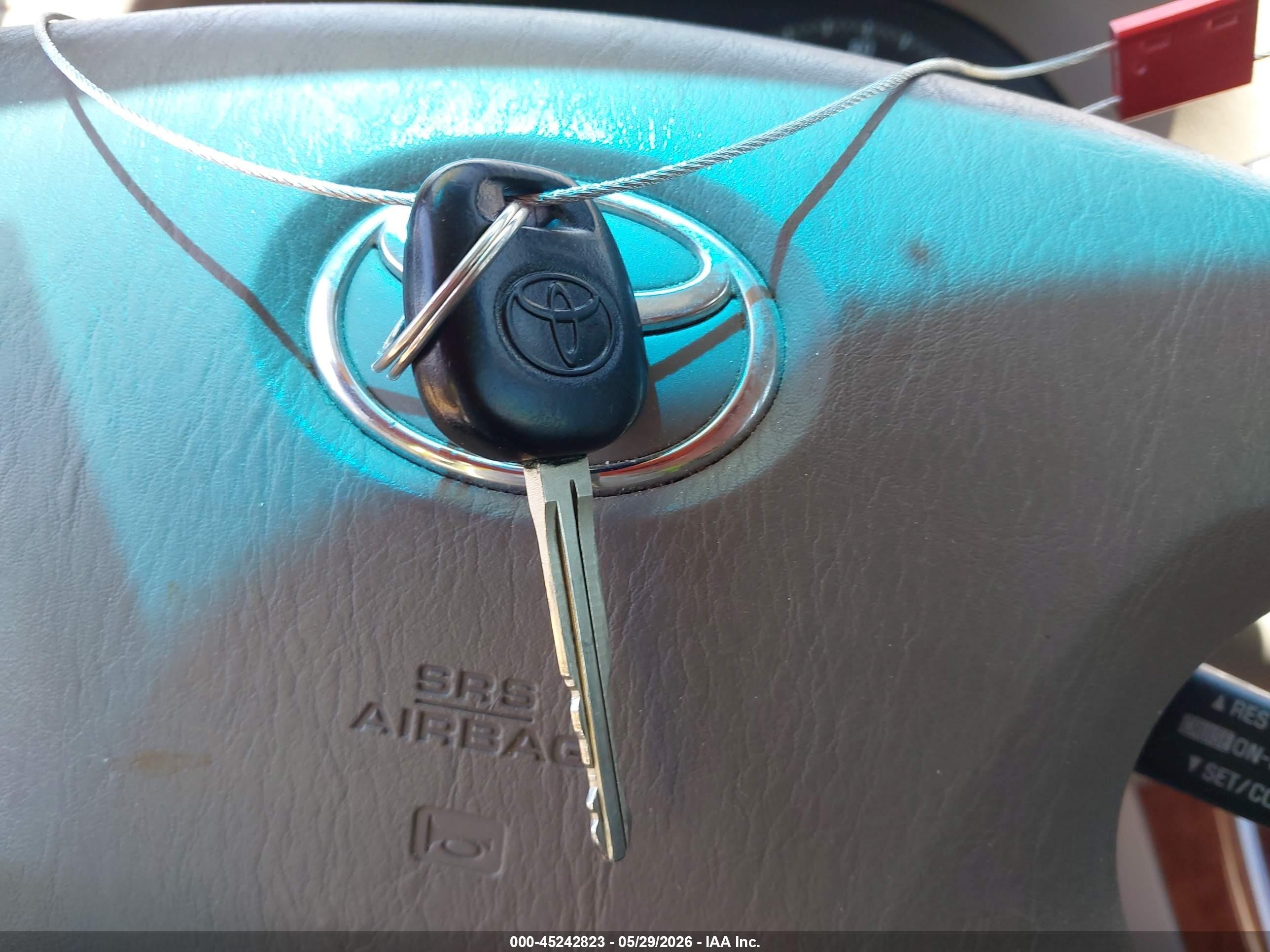 2003 Toyota Camry Xle Red vin: 4T1BE30K23U126284
