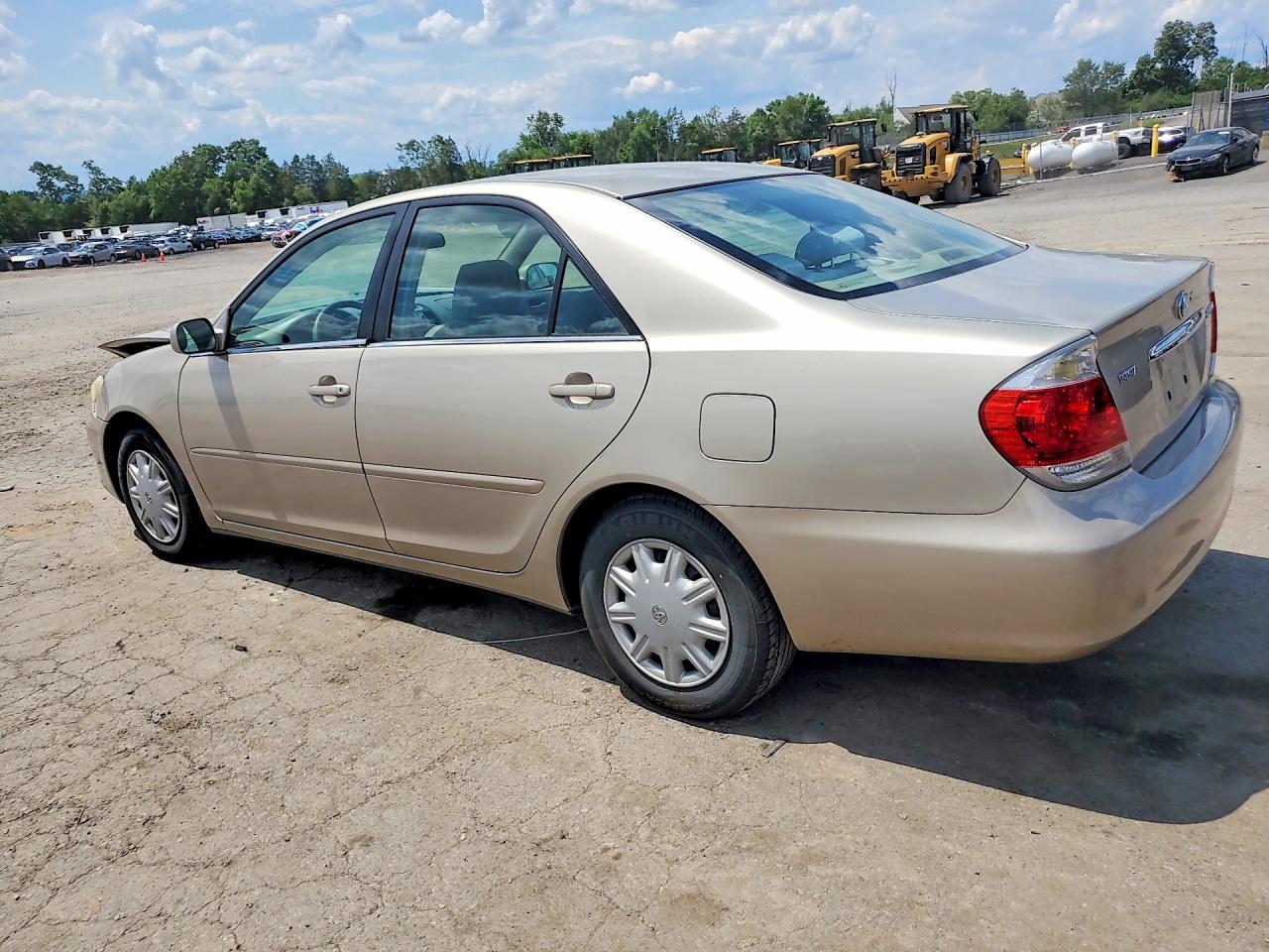 2005 Toyota Camry Le Tan vin: 4T1BE30K25U036054