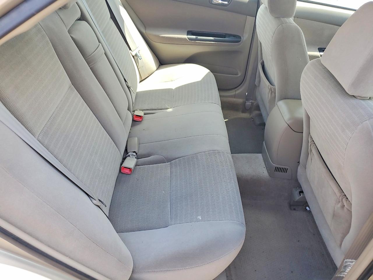 2005 Toyota Camry Le Tan vin: 4T1BE30K25U036054