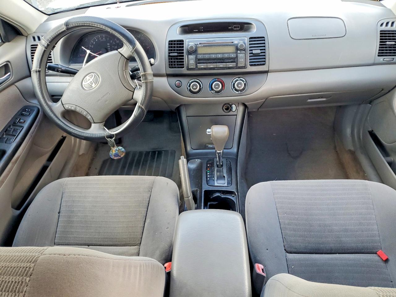 2005 Toyota Camry Le Silver vin: 4T1BE30K25U103817