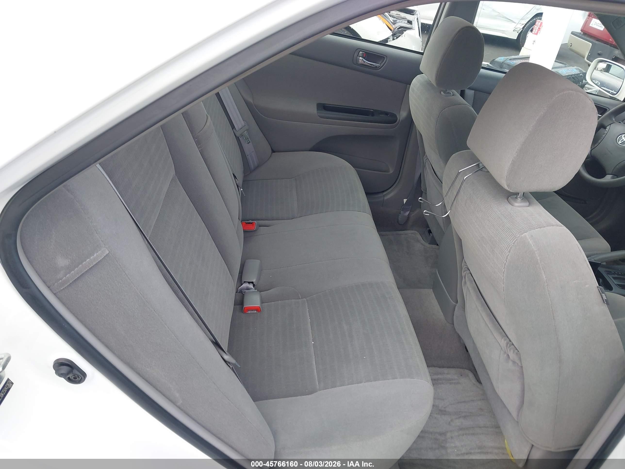 2005 Toyota Camry Le White vin: 4T1BE30K25U423624