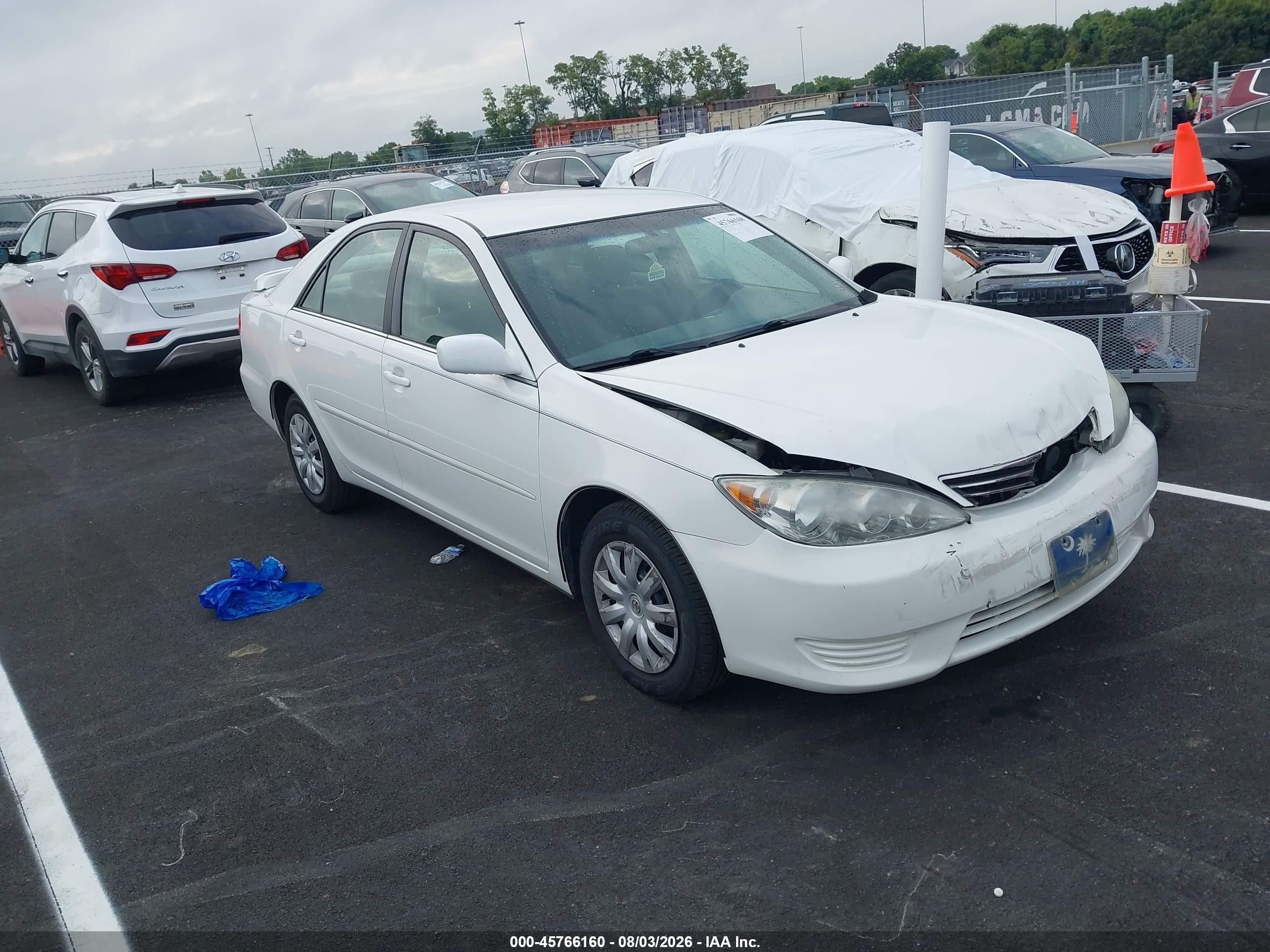 2005 Toyota Camry Le White vin: 4T1BE30K25U423624