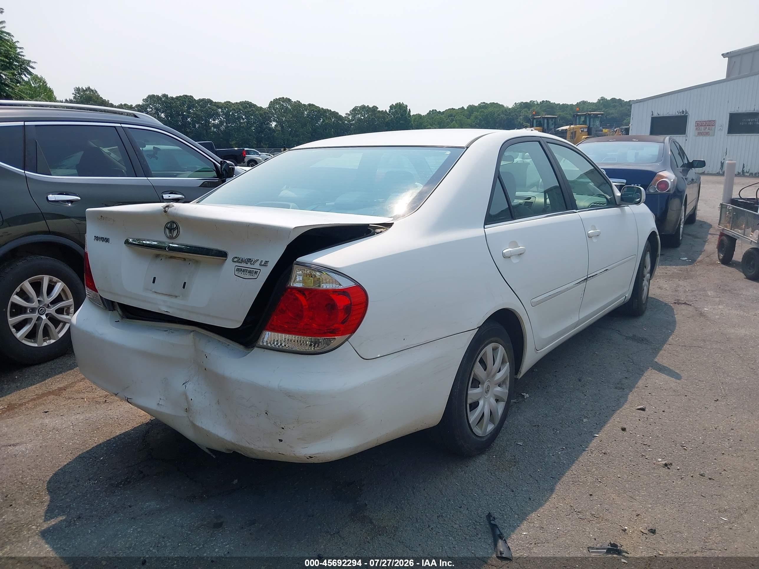 2005 Toyota Camry Le White vin: 4T1BE30K25U428757