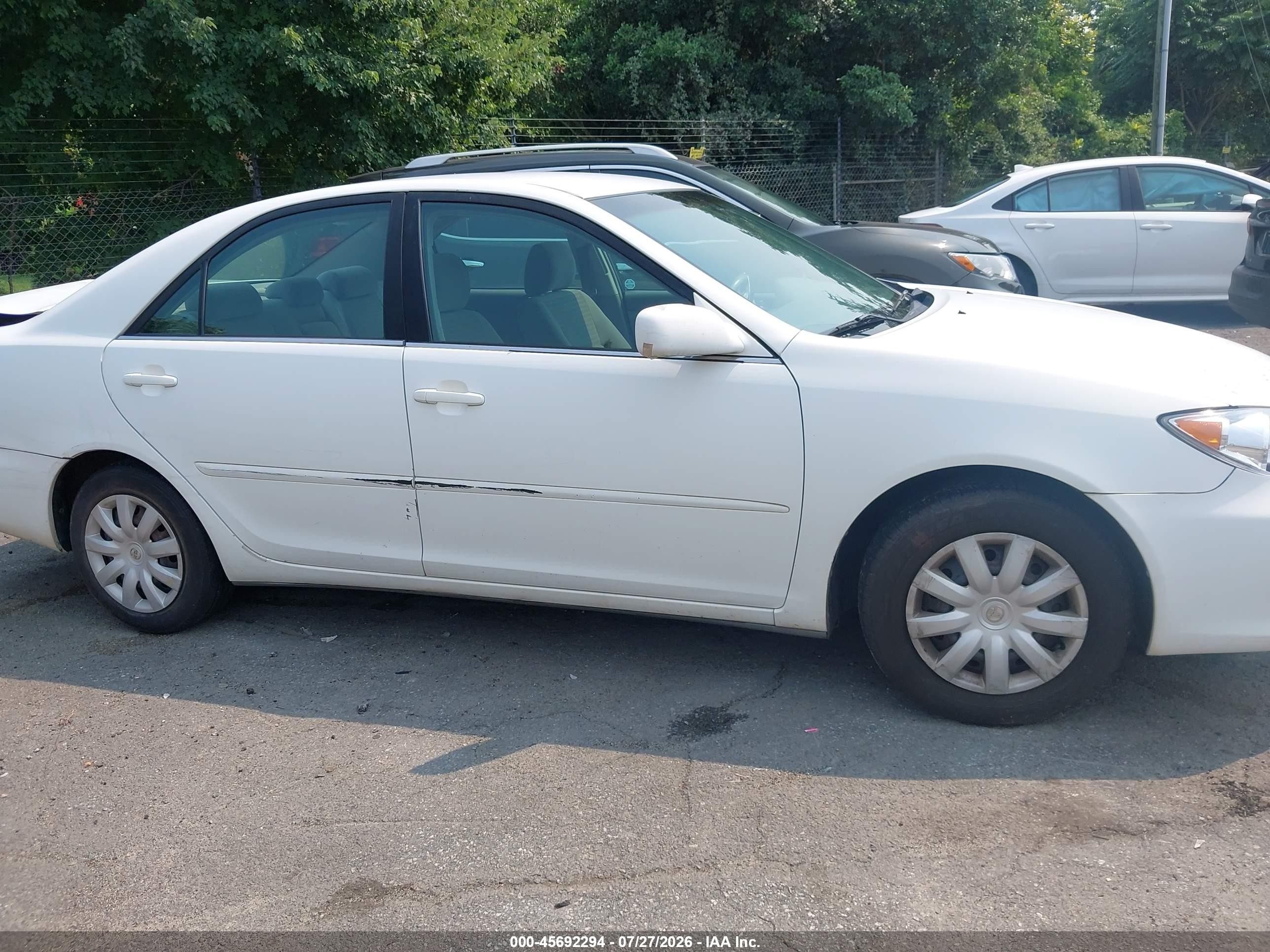 2005 Toyota Camry Le White vin: 4T1BE30K25U428757