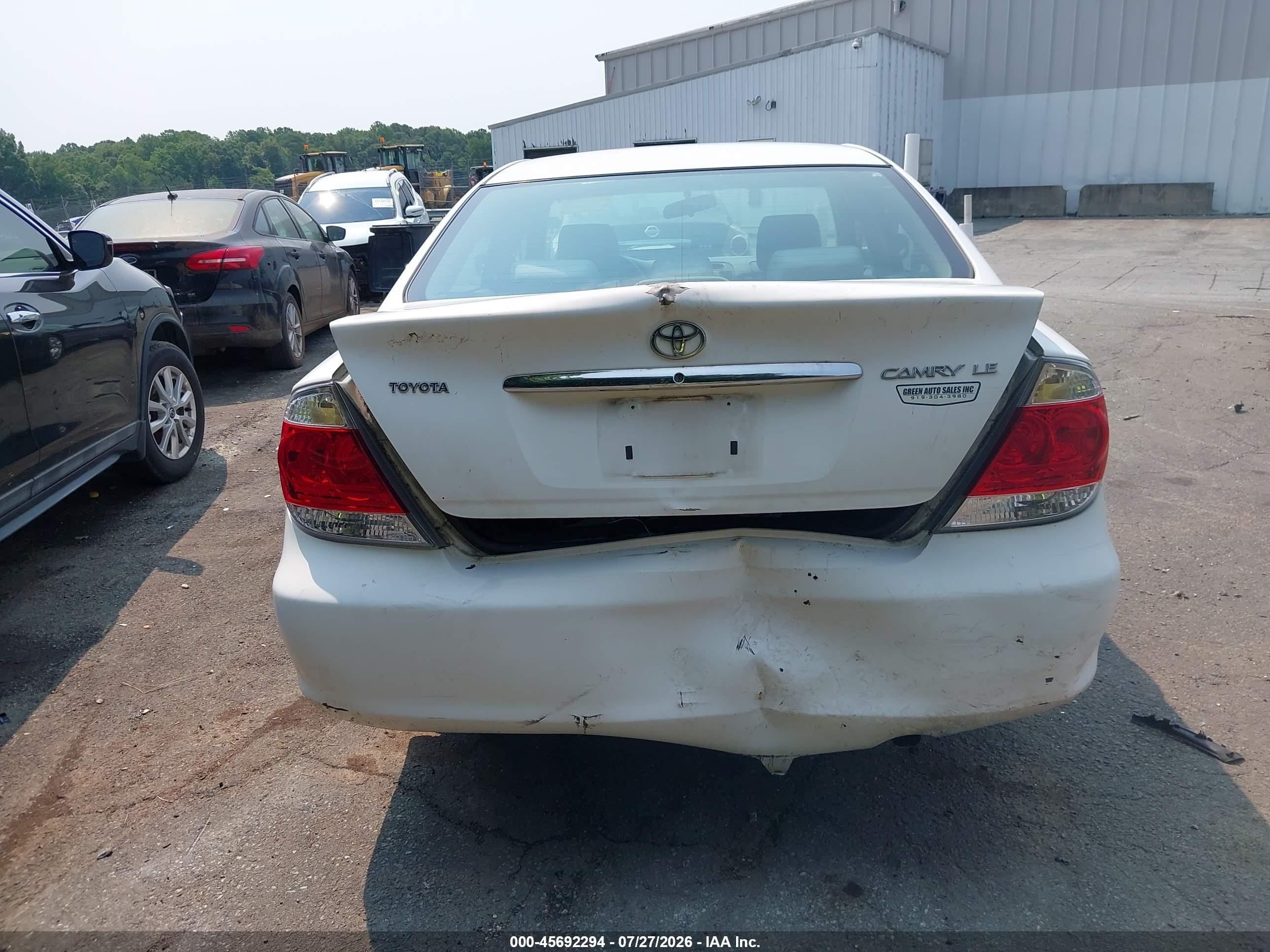2005 Toyota Camry Le White vin: 4T1BE30K25U428757