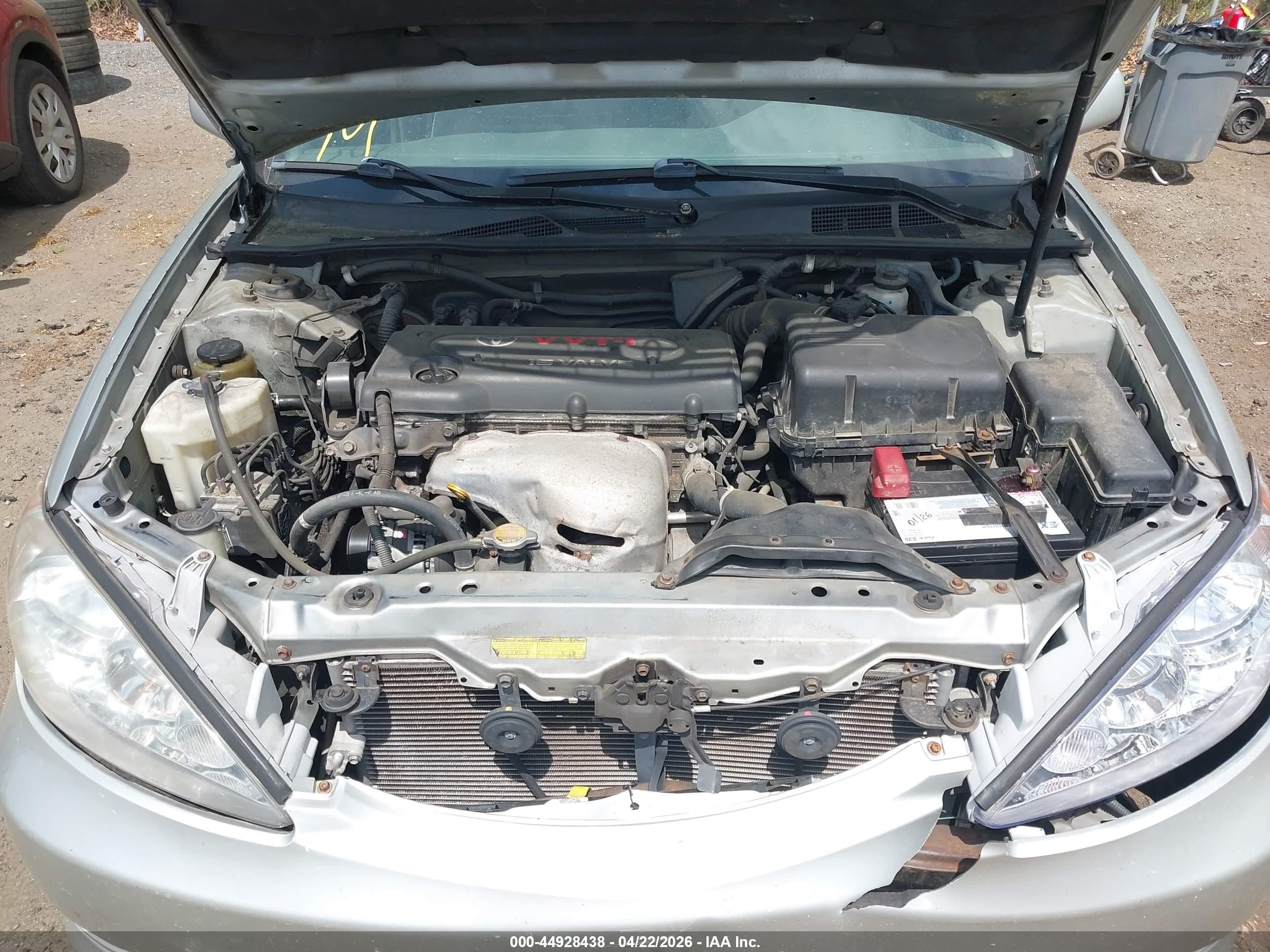 2005 Toyota Camry Le Silver vin: 4T1BE30K25U518944