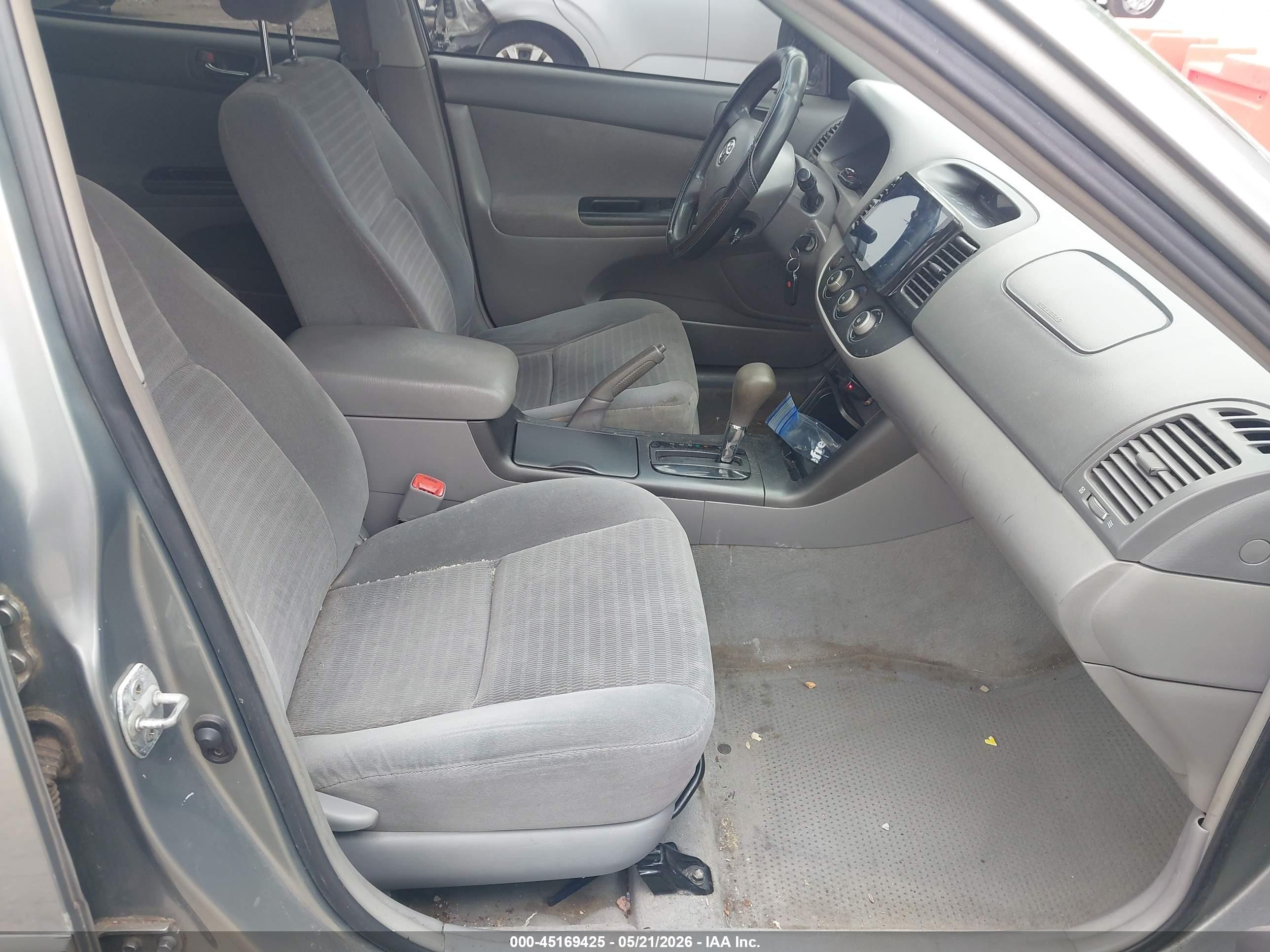 2005 Toyota Camry Le Gray vin: 4T1BE30K25U528941