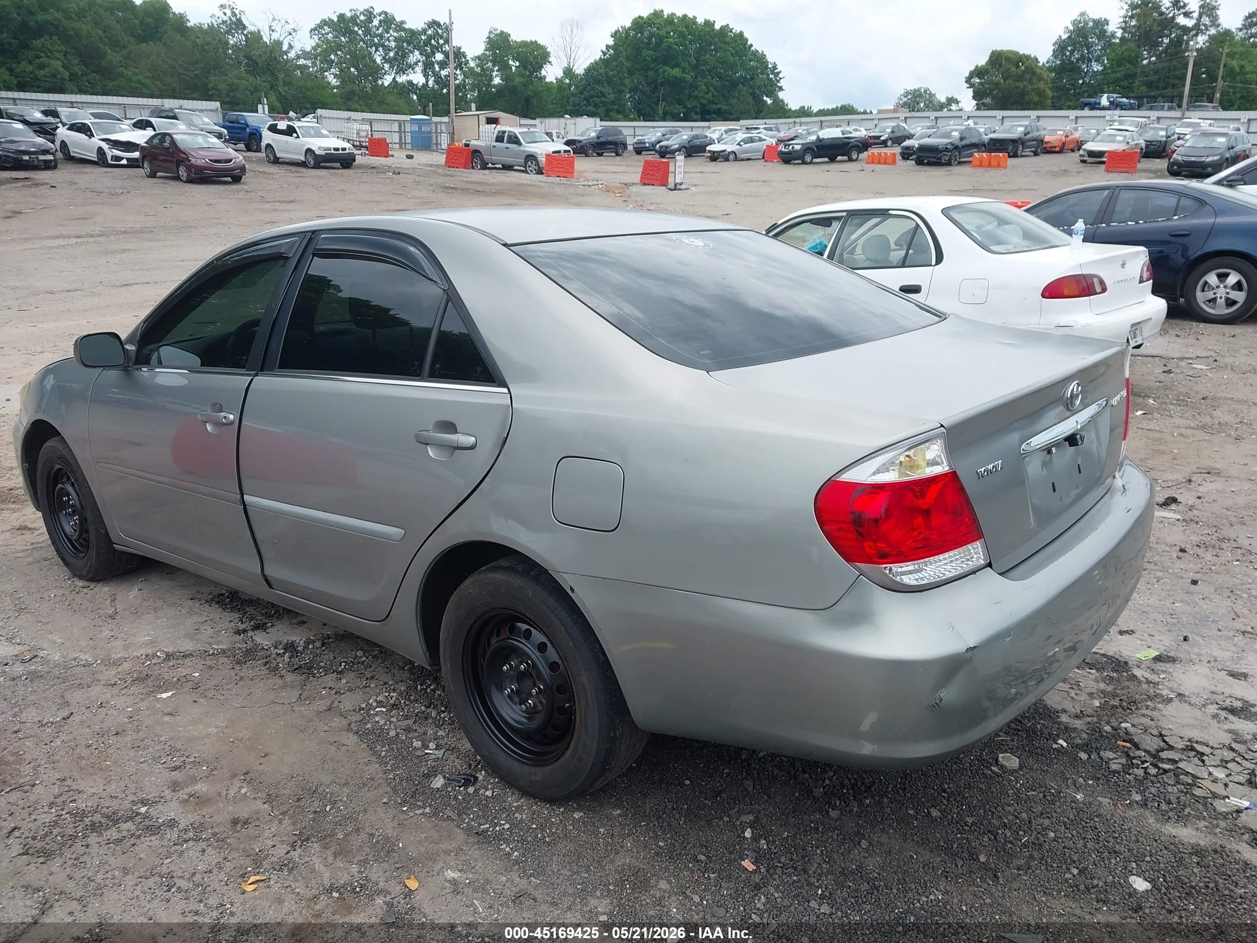 2005 Toyota Camry Le Gray vin: 4T1BE30K25U528941