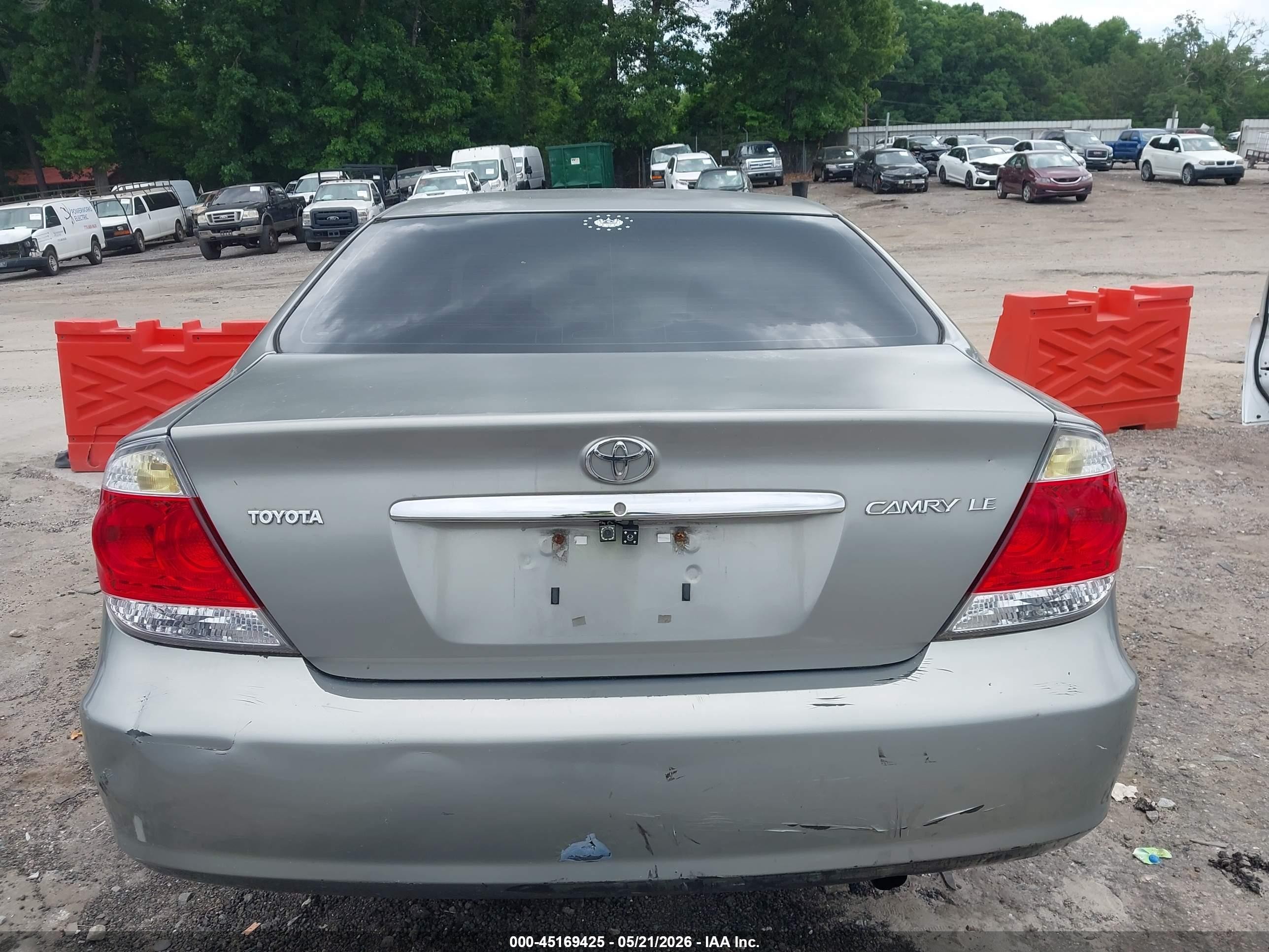 2005 Toyota Camry Le Gray vin: 4T1BE30K25U528941