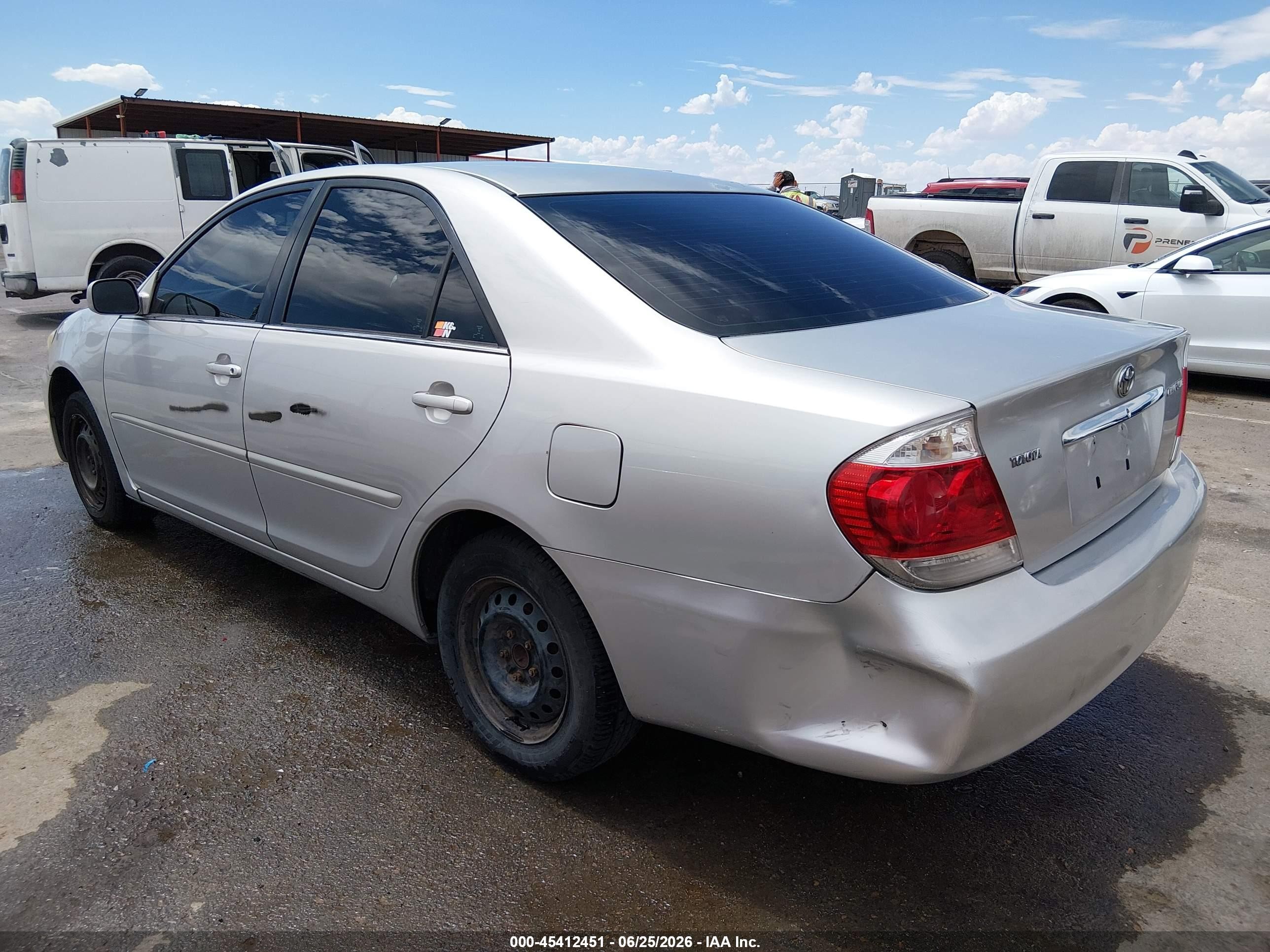 2005 Toyota Camry Le Silver vin: 4T1BE30K25U544069