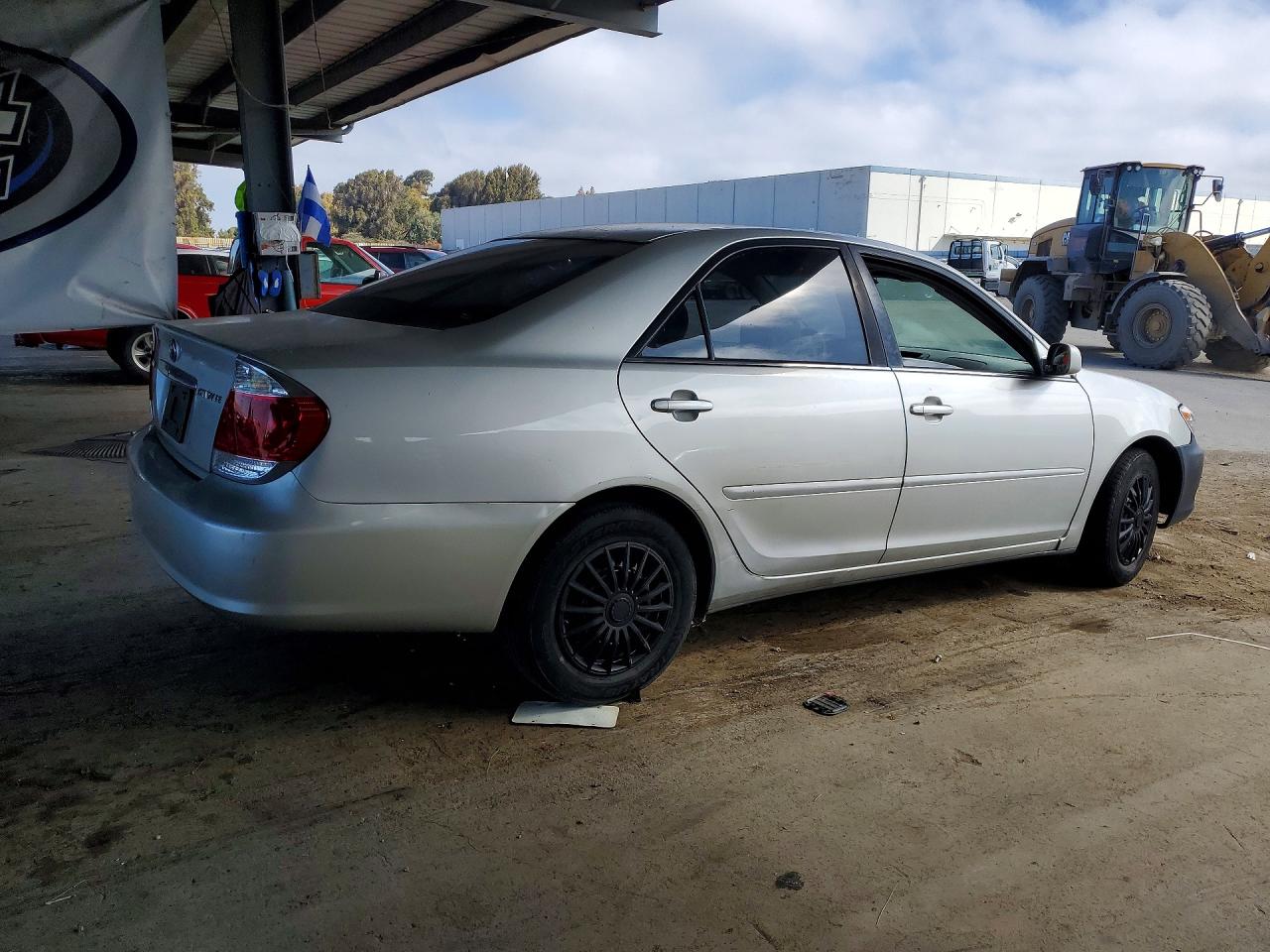 2005 Toyota Camry Le Серебряный vin: 4T1BE30K25U969565