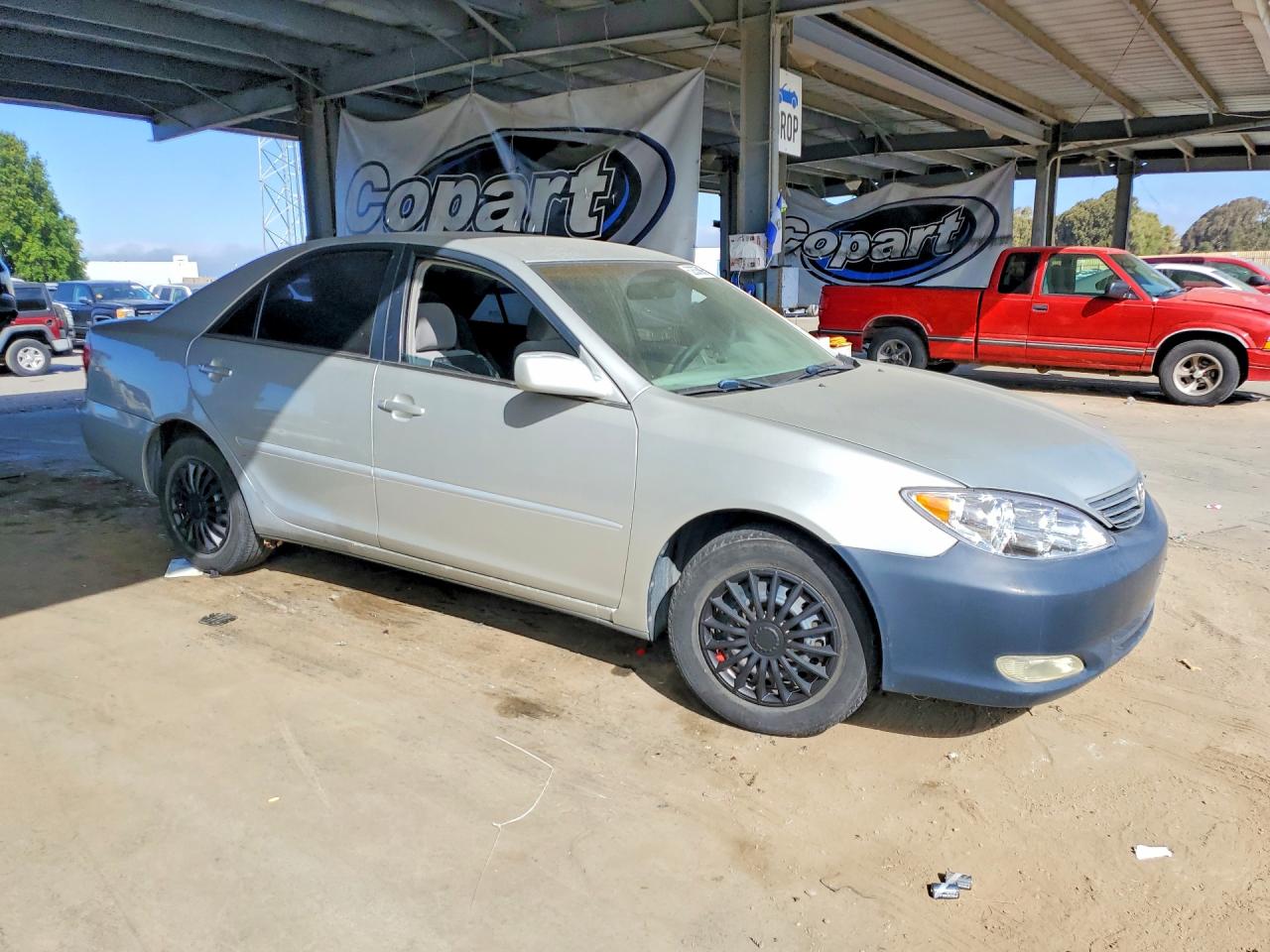 2005 Toyota Camry Le Серебряный vin: 4T1BE30K25U969565