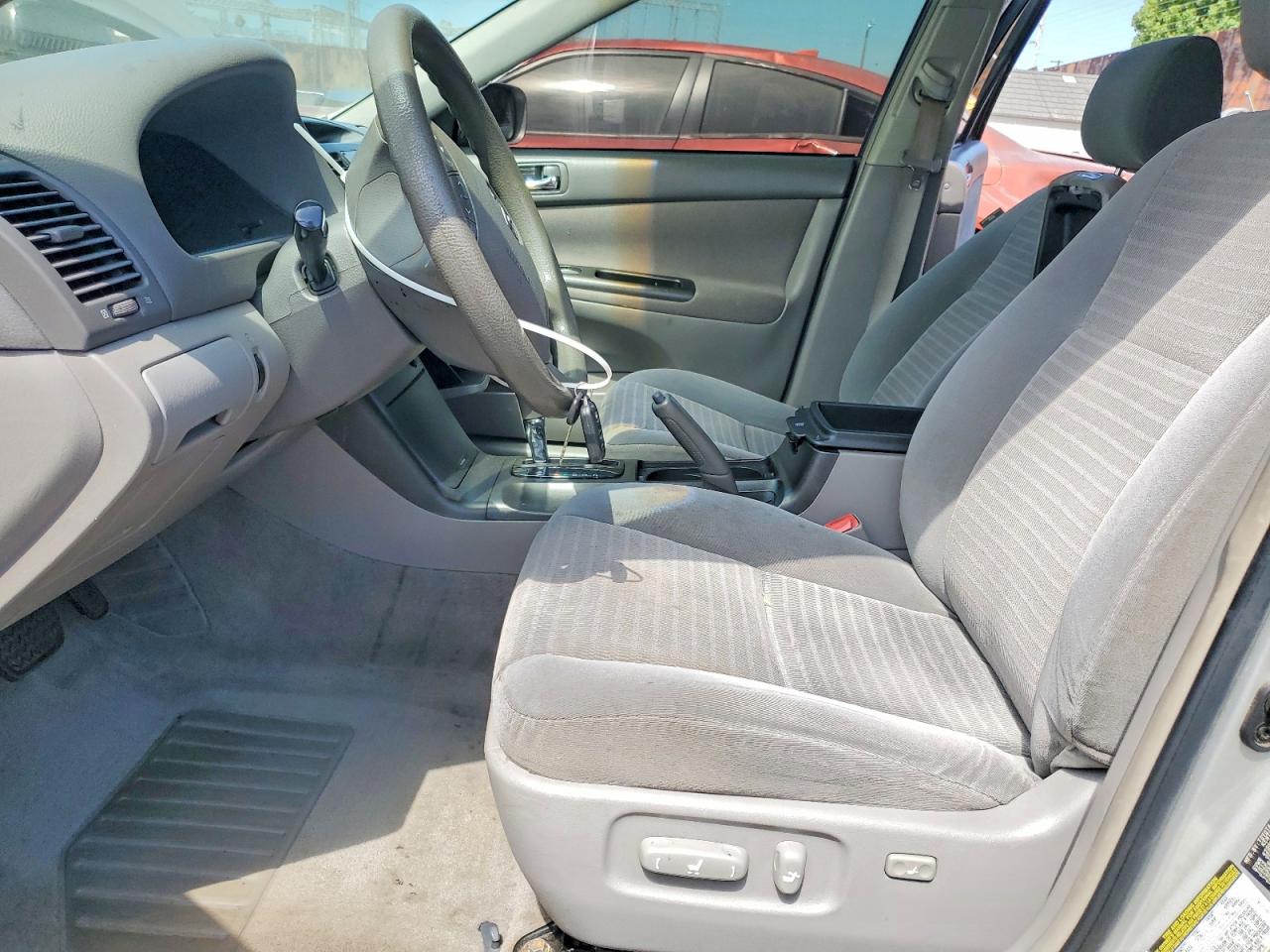 2006 Toyota Camry Le Серебряный vin: 4T1BE30K26U669252