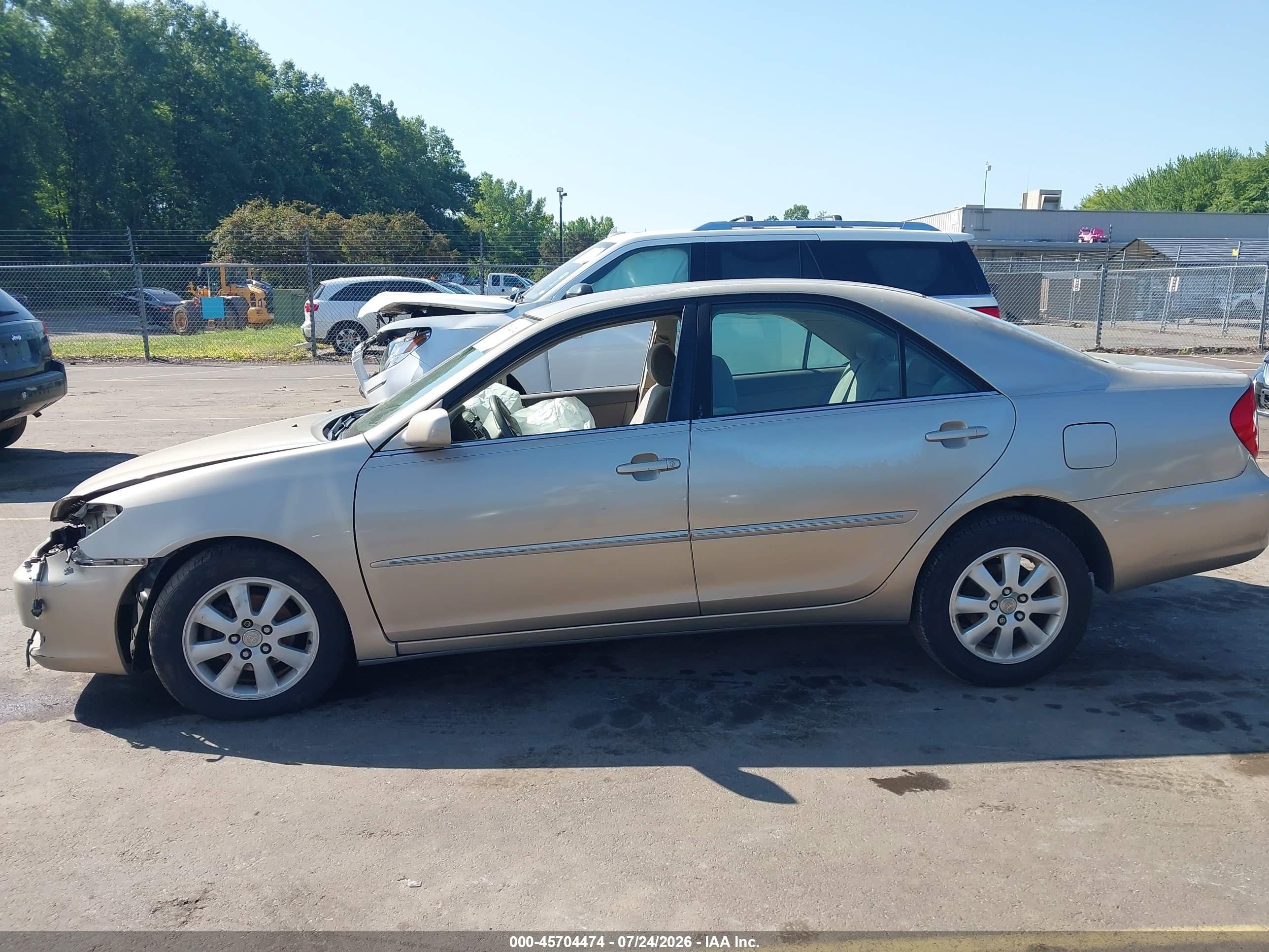 2003 Toyota Camry Xle Tan vin: 4T1BE30K33U741376