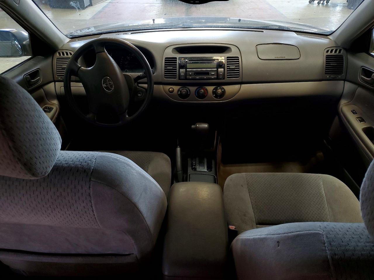 2003 Toyota Camry Le Tan vin: 4T1BE30K33U758372