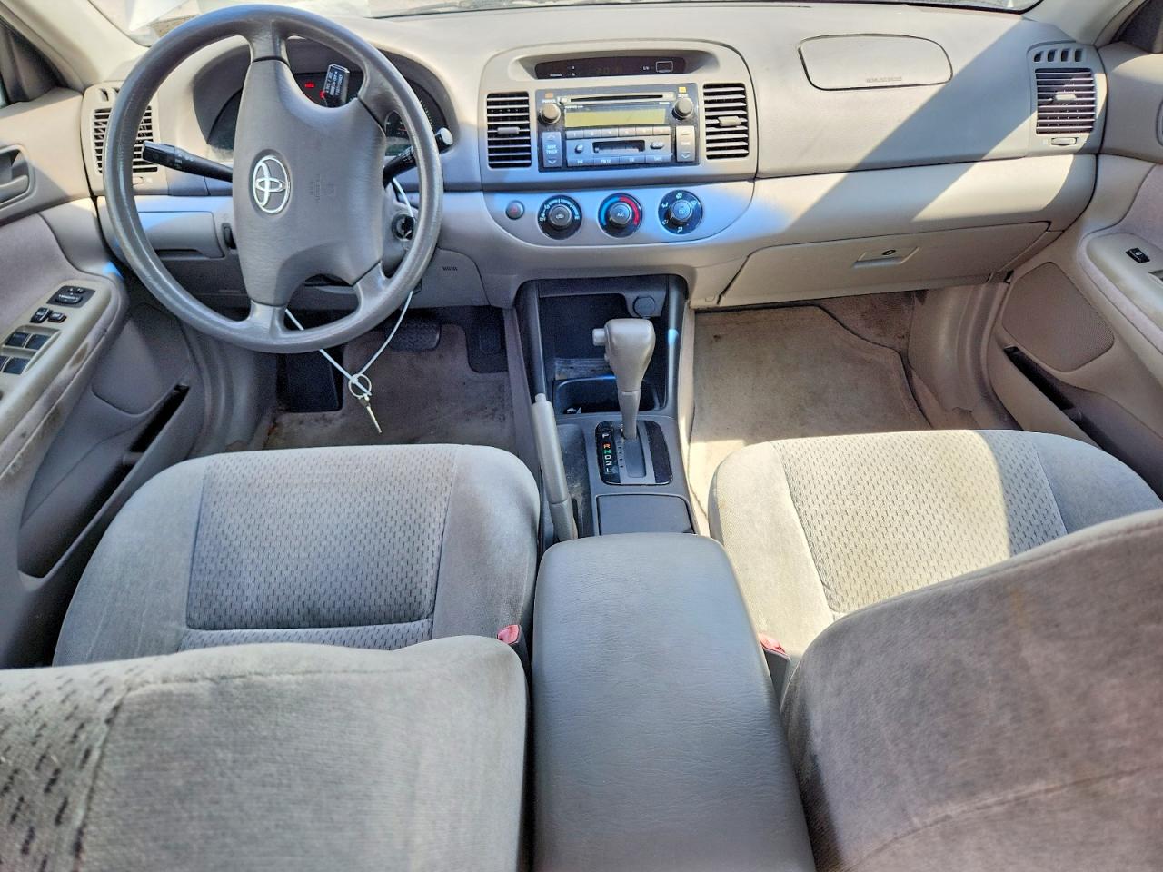 2004 Toyota Camry Le Silver vin: 4T1BE30K34U307895