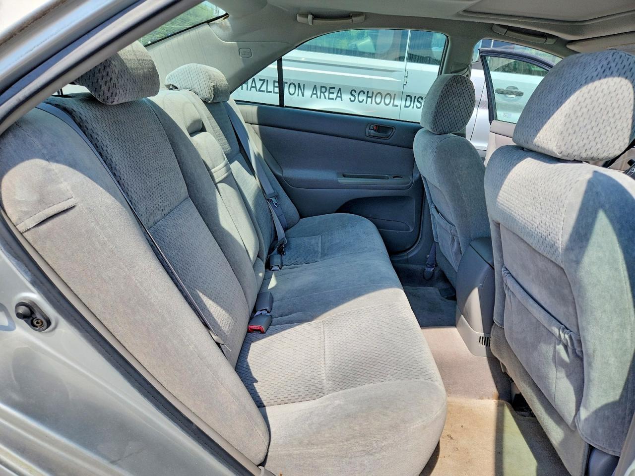 2004 Toyota Camry Le Silver vin: 4T1BE30K34U307895