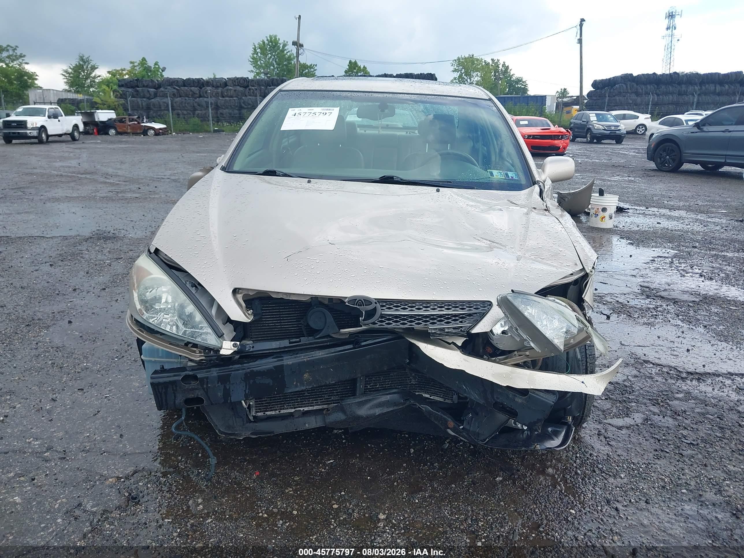 2004 Toyota Camry Xle Gold vin: 4T1BE30K34U800461